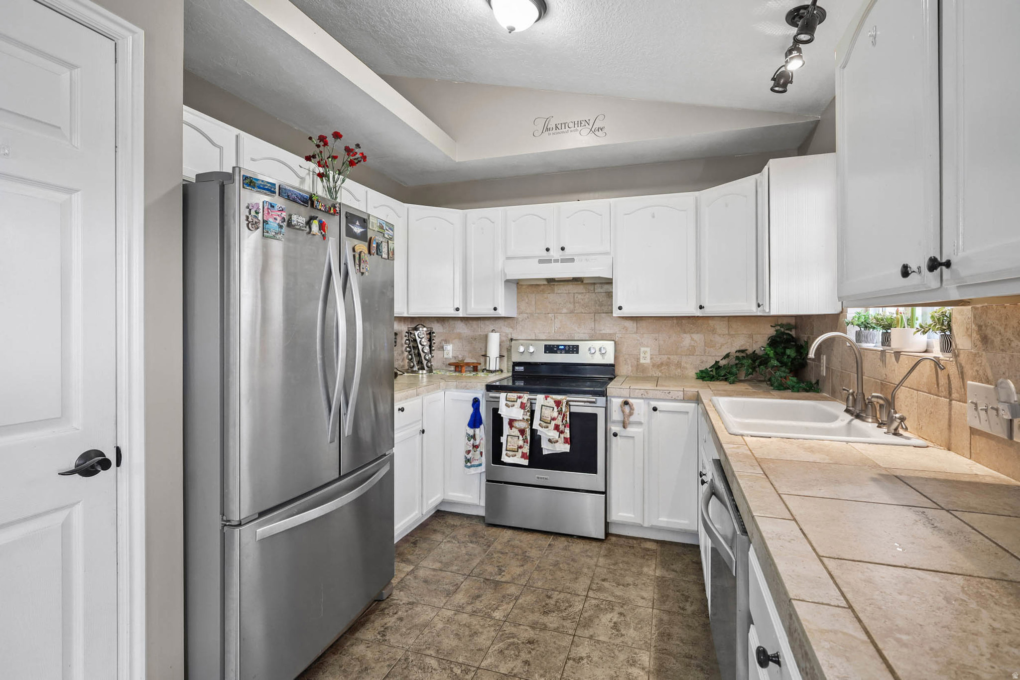 OQUIRRH HILLS - Residential