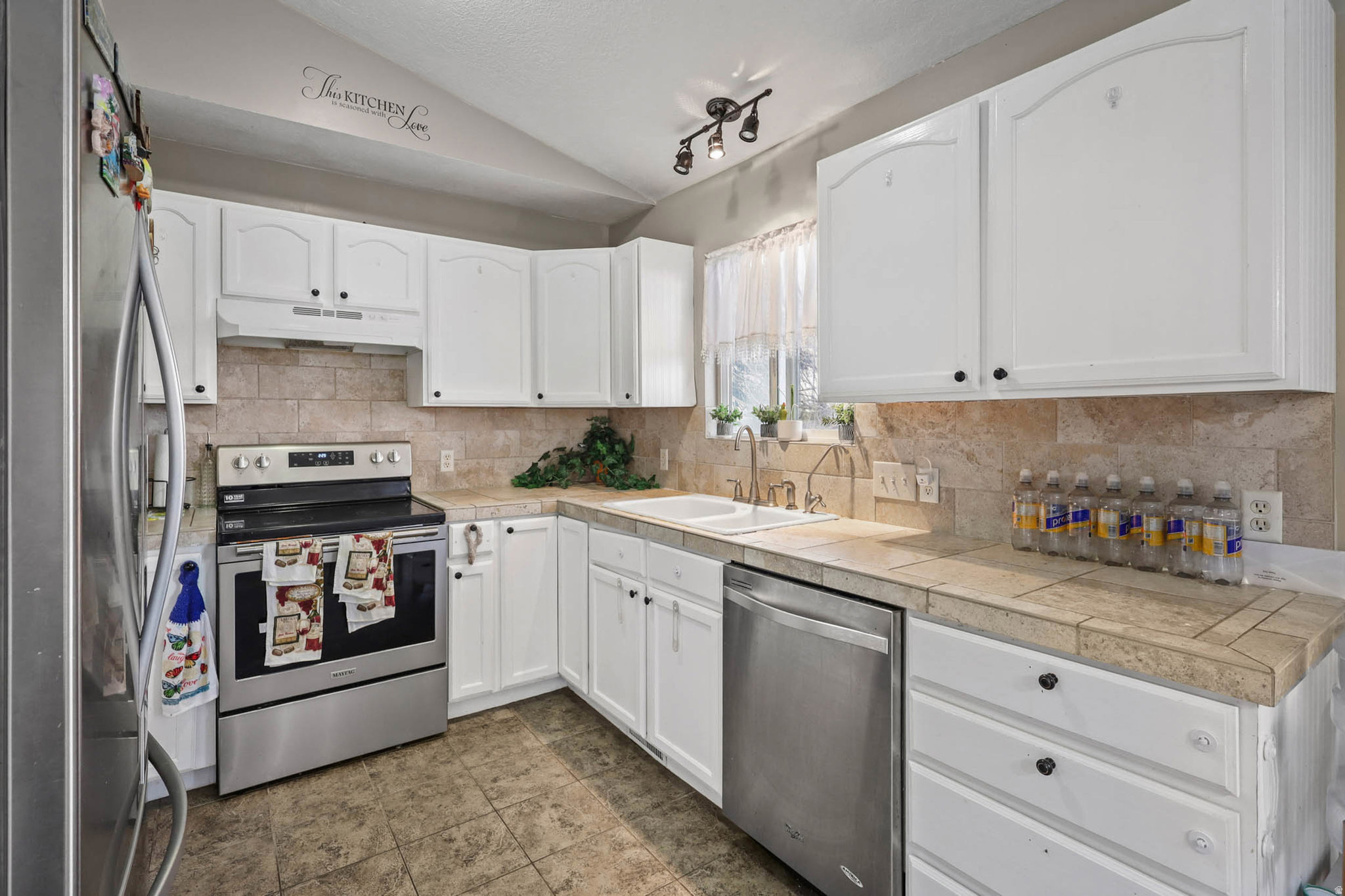 OQUIRRH HILLS - Residential