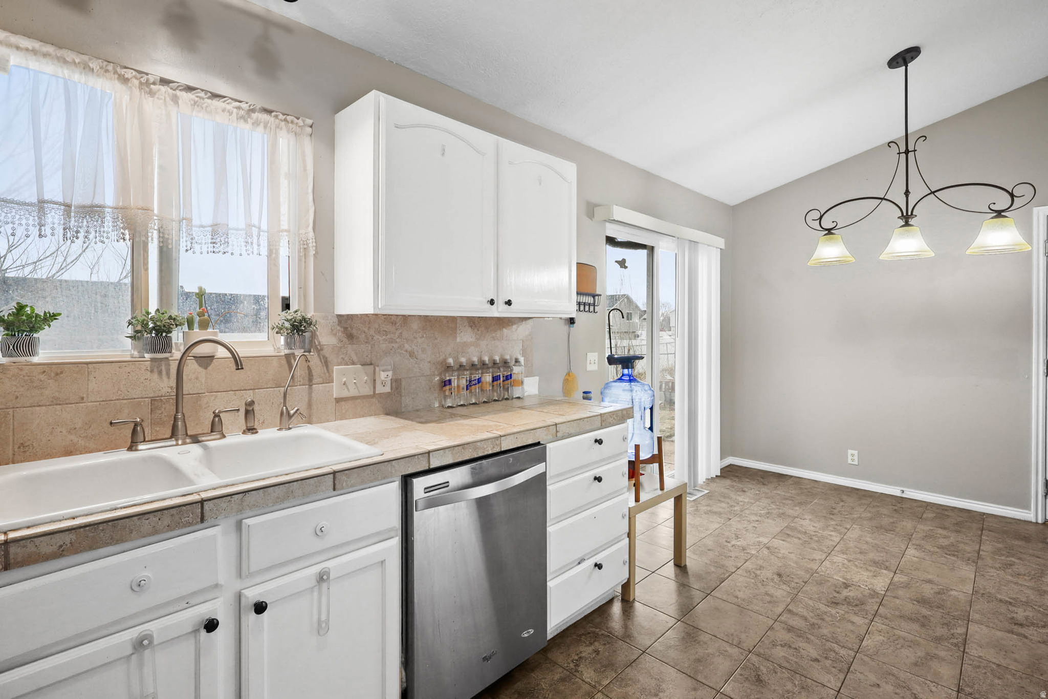 OQUIRRH HILLS - Residential
