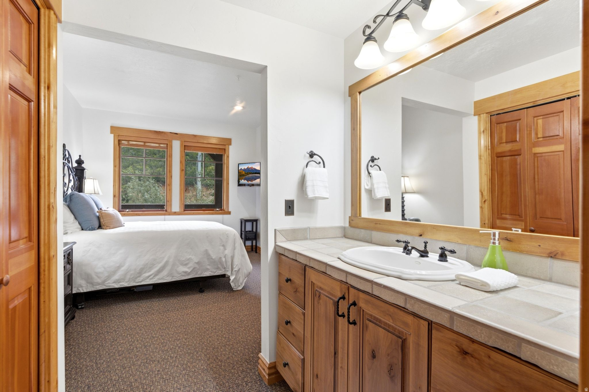TOWN POINTE CONDOMINIUM - Residential