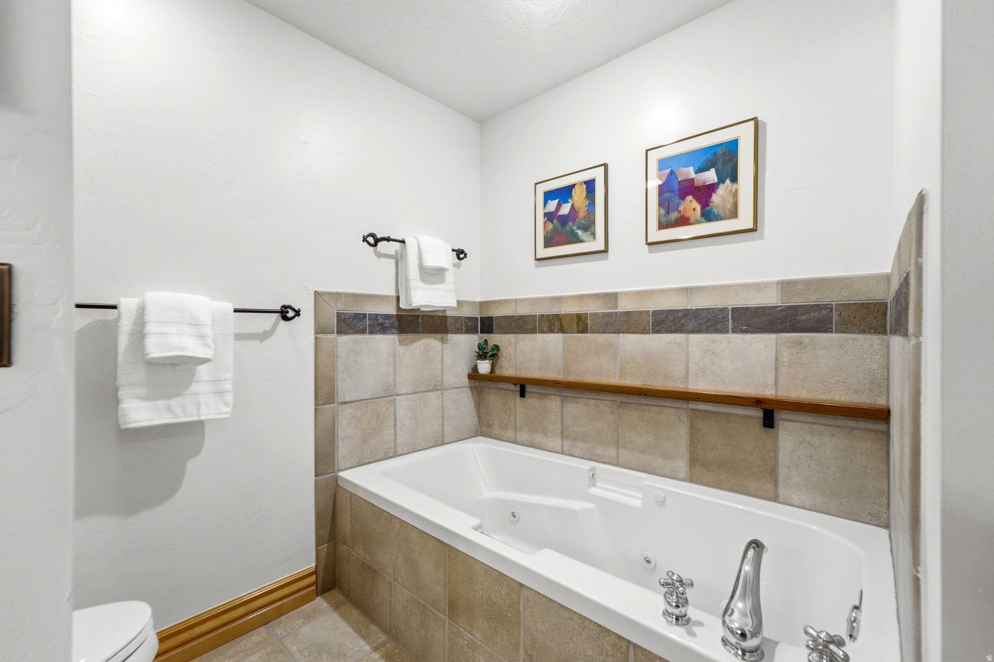 TOWN POINTE CONDOMINIUM - Residential