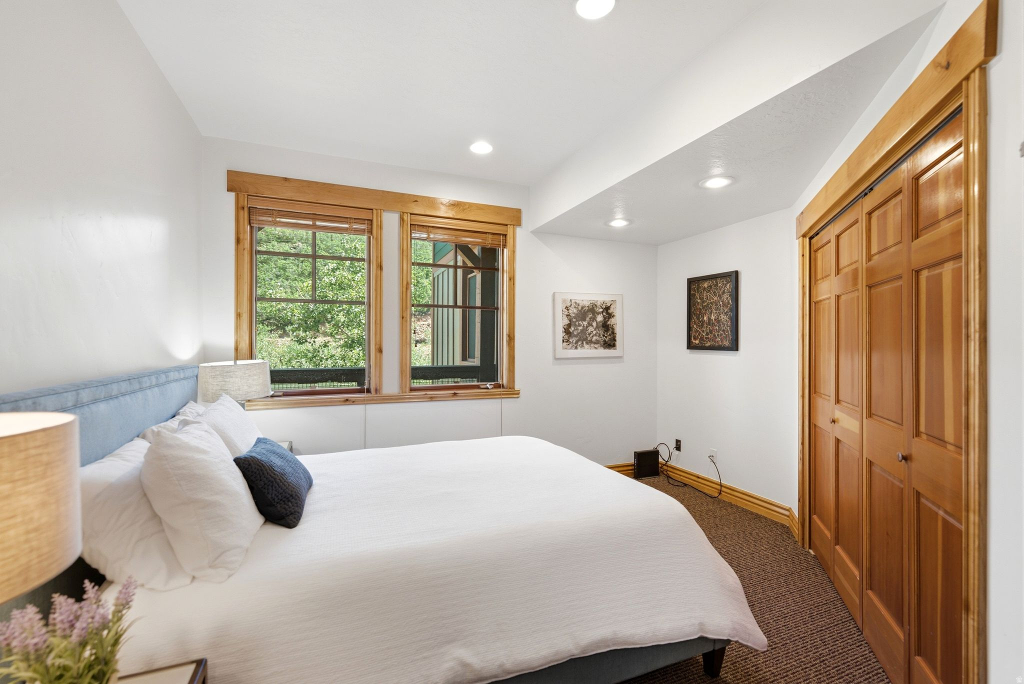 TOWN POINTE CONDOMINIUM - Residential