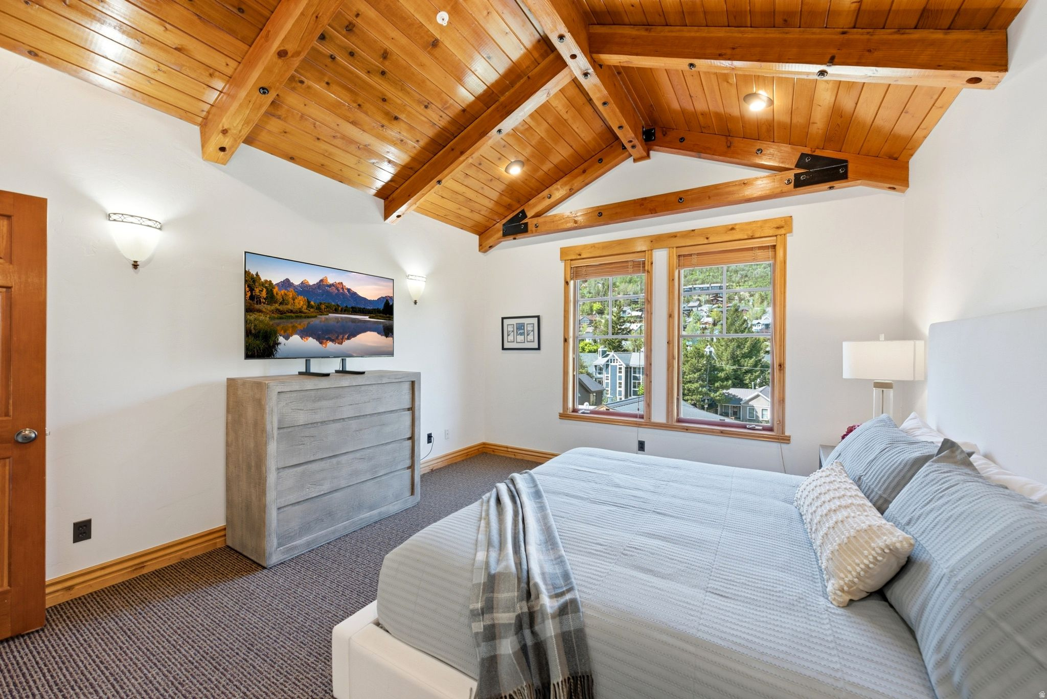 TOWN POINTE CONDOMINIUM - Residential
