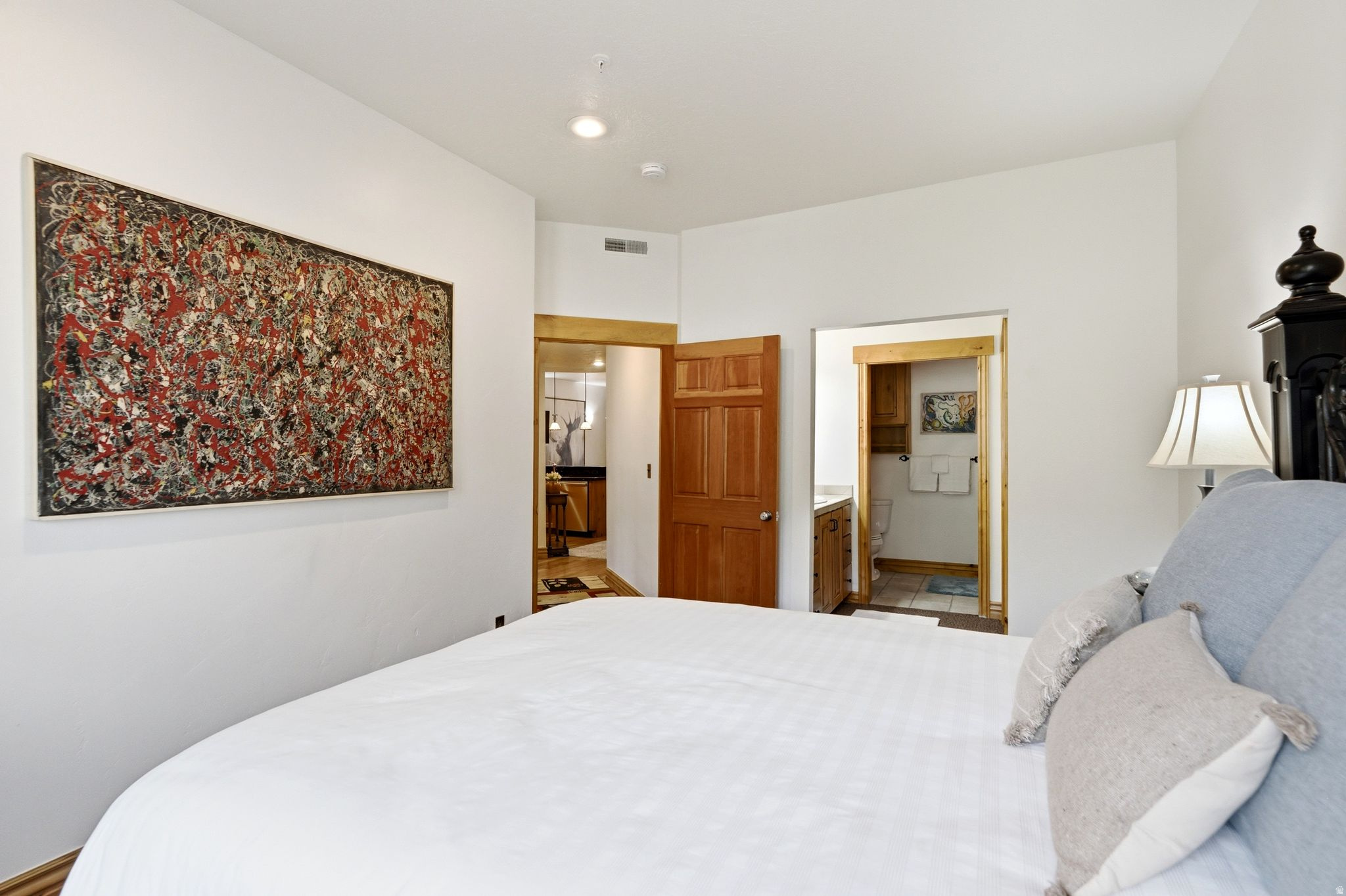 TOWN POINTE CONDOMINIUM - Residential
