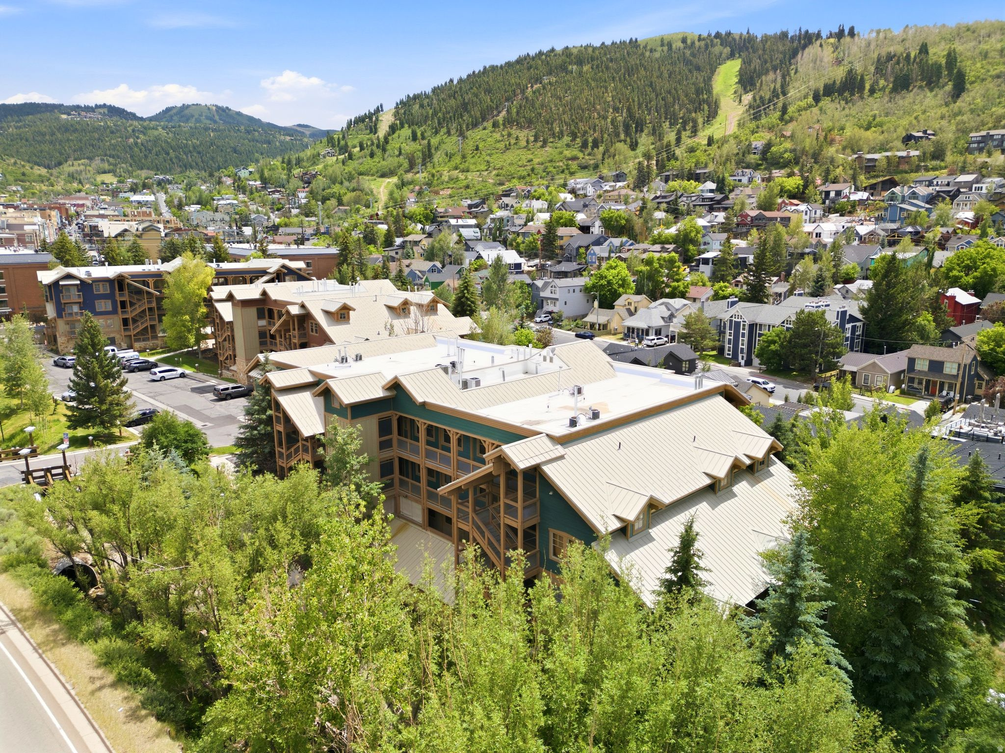 TOWN POINTE CONDOMINIUM - Residential