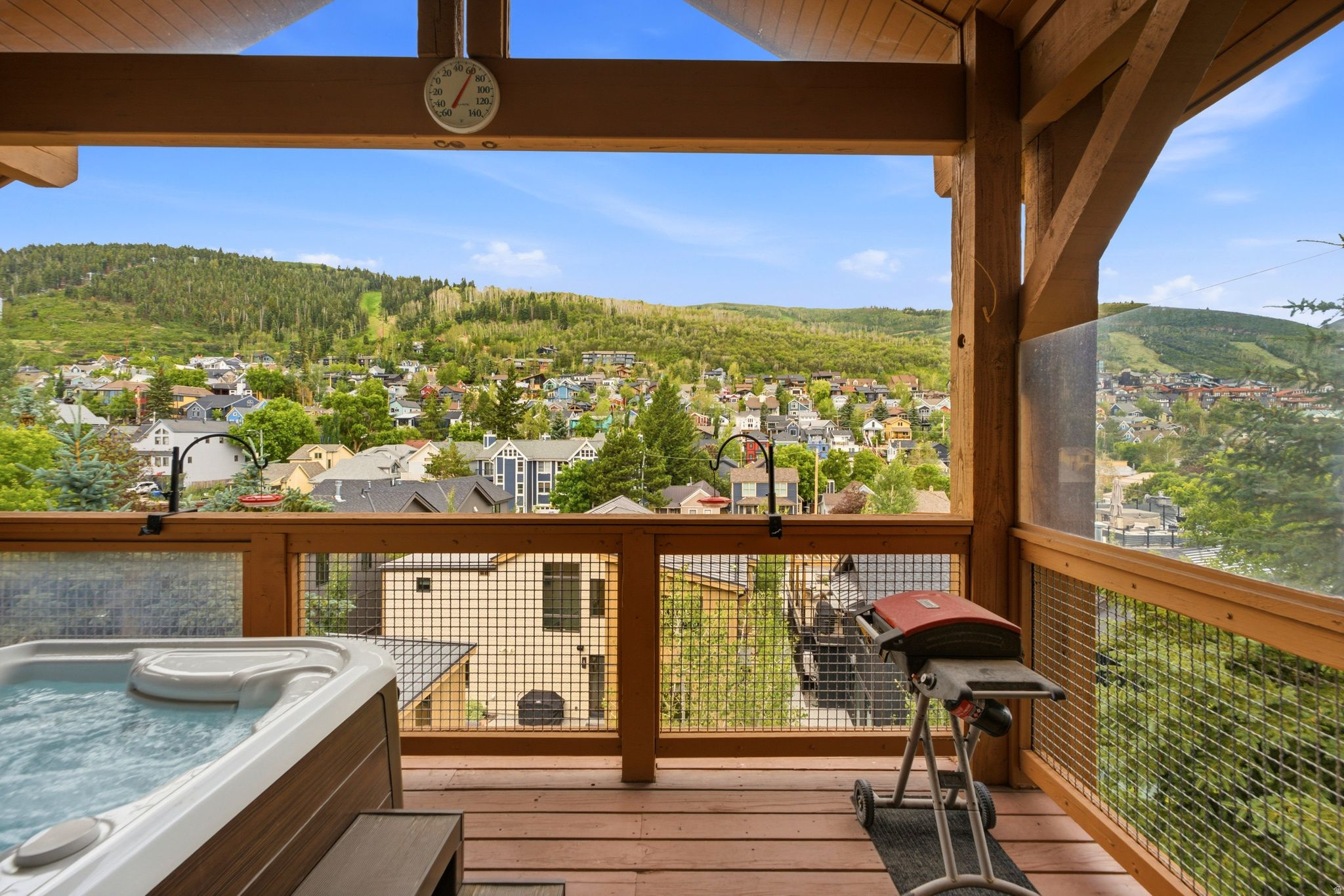 TOWN POINTE CONDOMINIUM - Residential