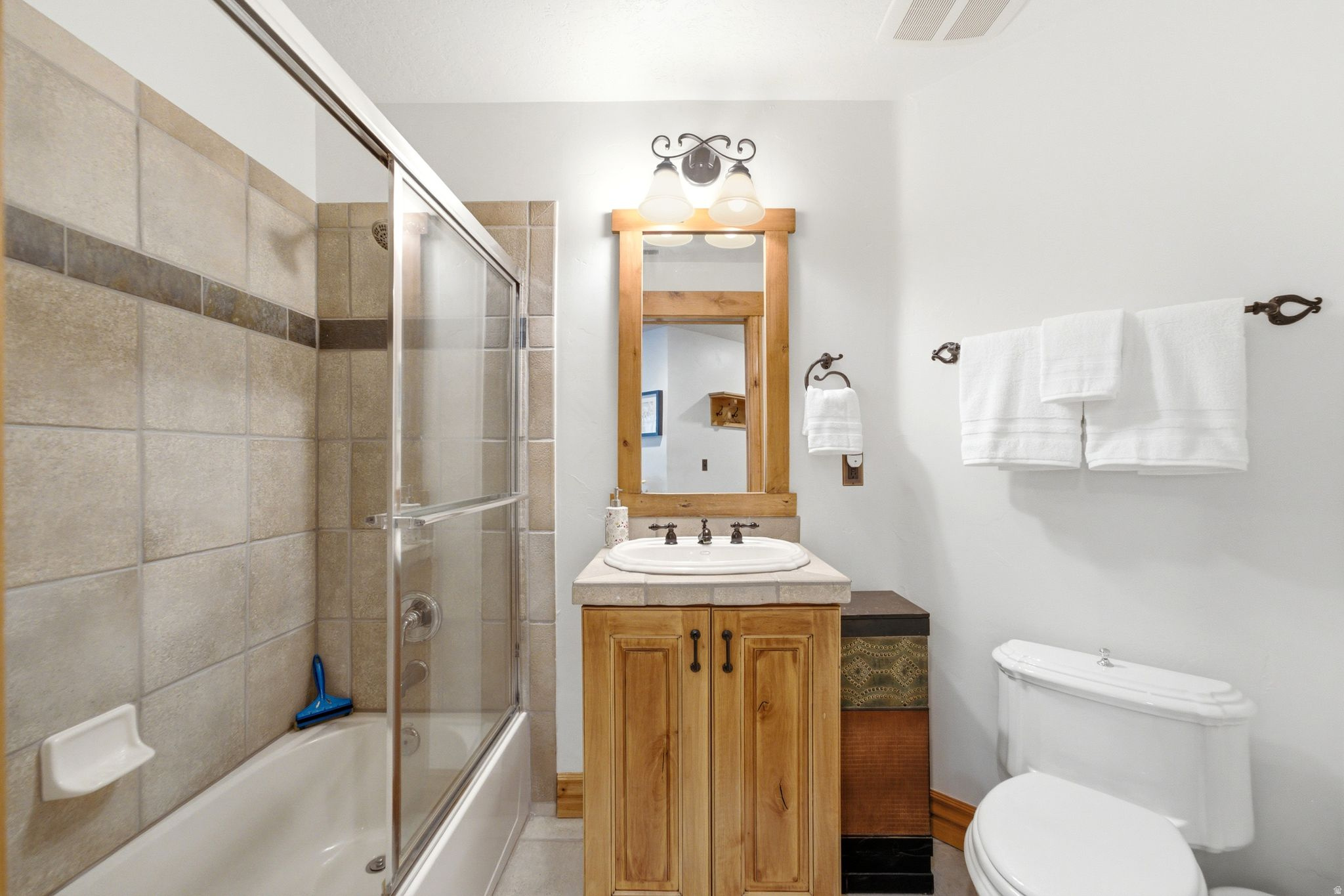 TOWN POINTE CONDOMINIUM - Residential