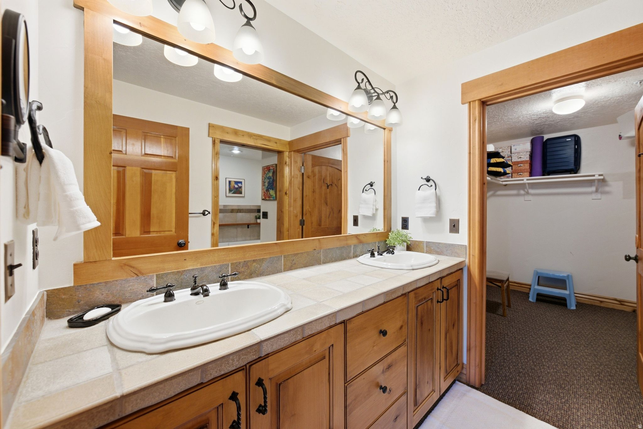 TOWN POINTE CONDOMINIUM - Residential