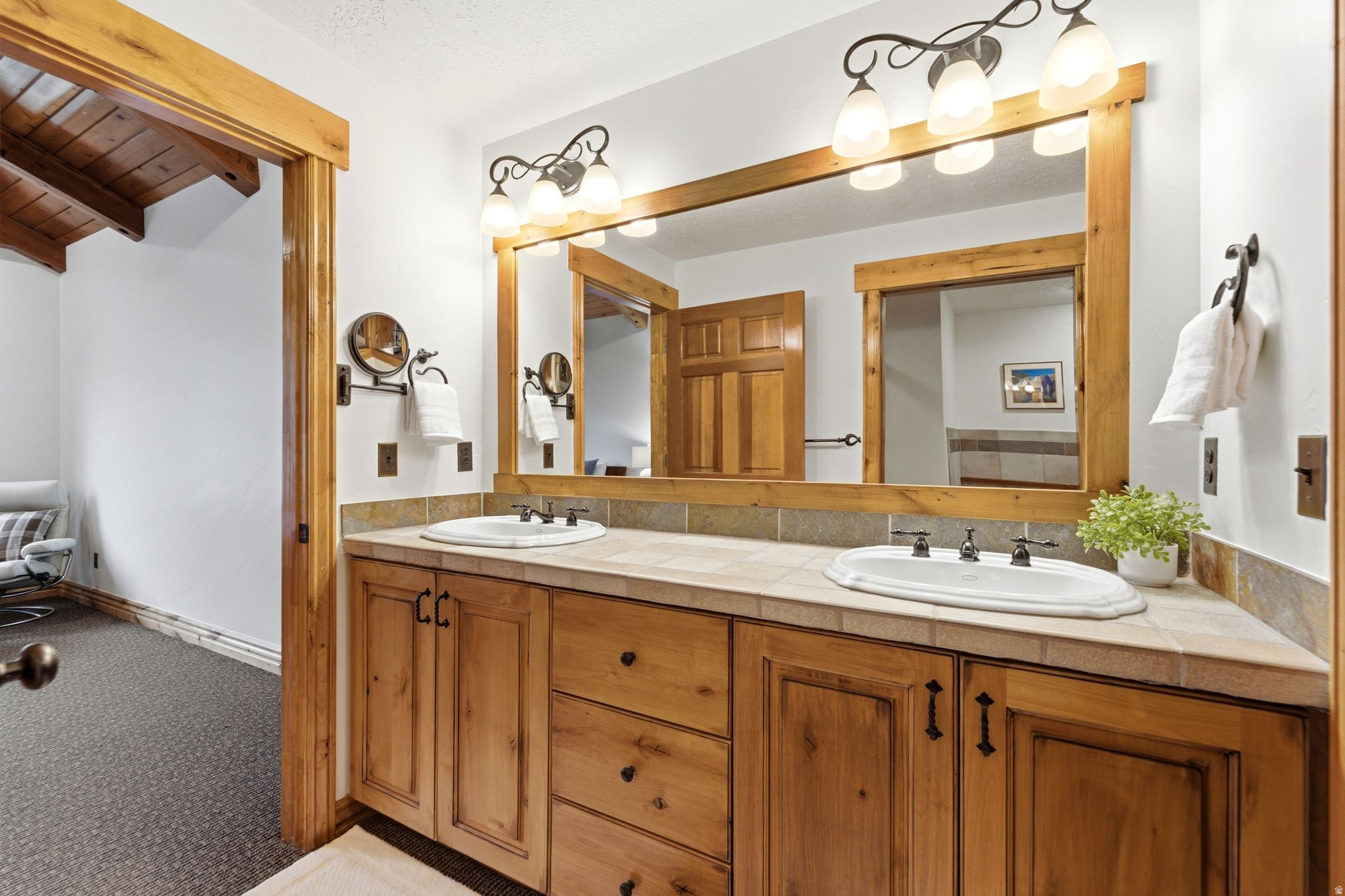 TOWN POINTE CONDOMINIUM - Residential