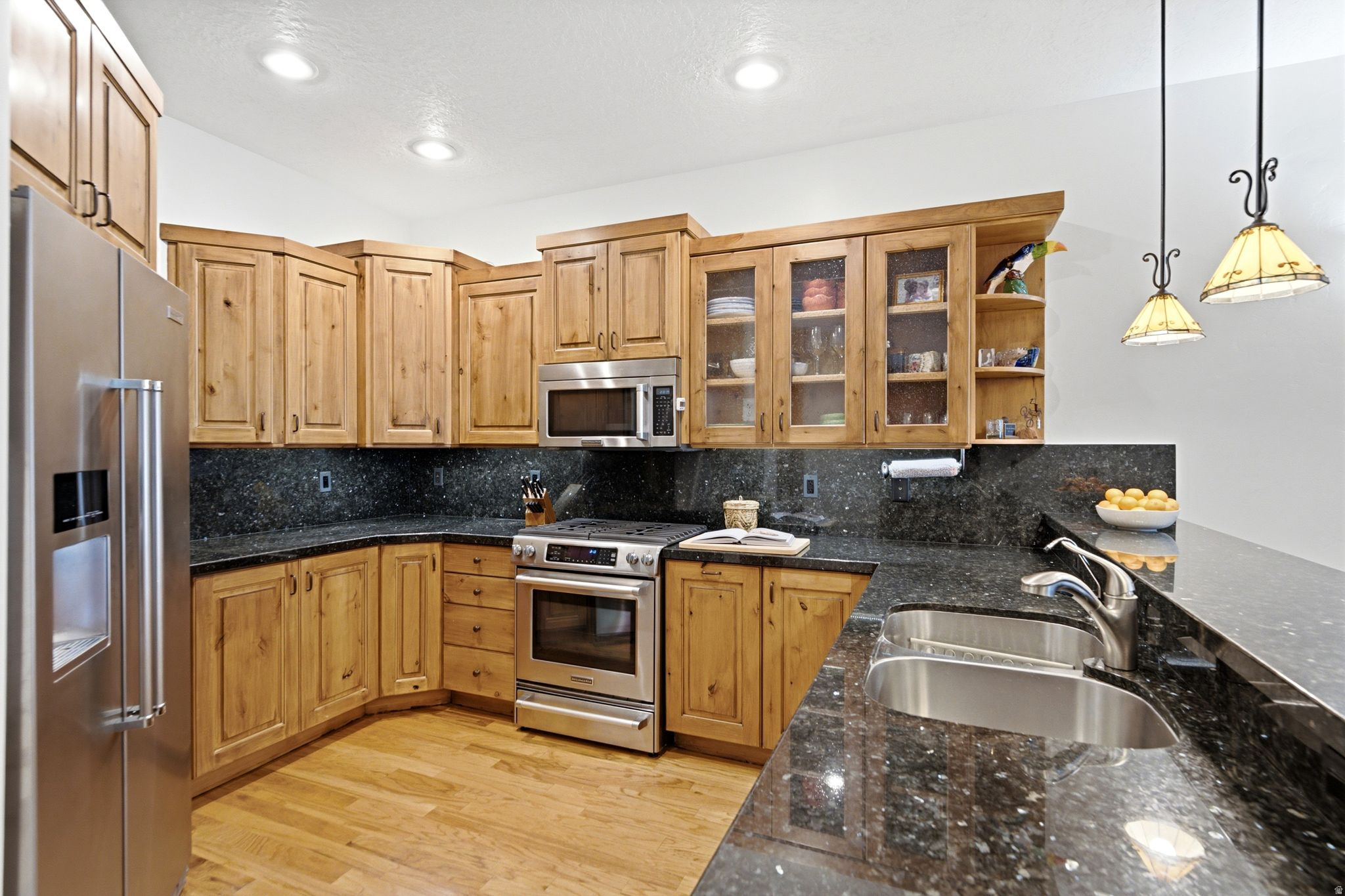TOWN POINTE CONDOMINIUM - Residential