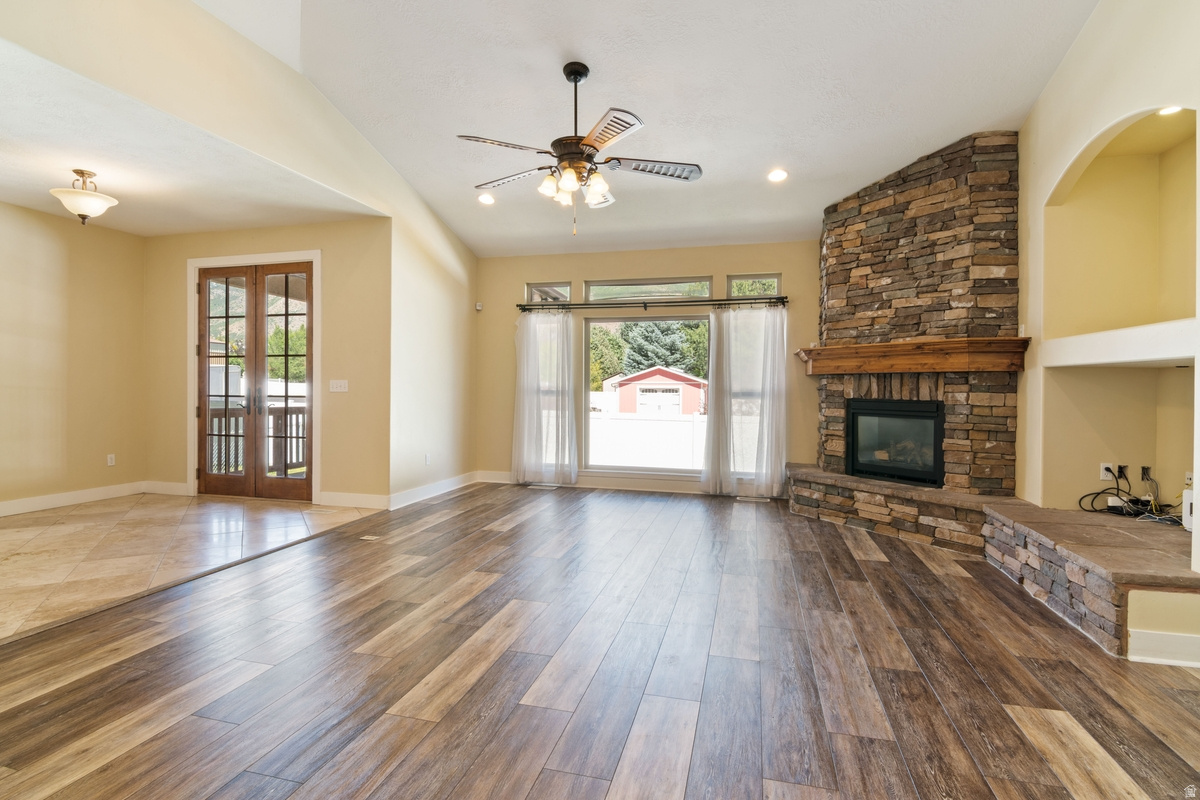 BURGESS PLACE - Residential
