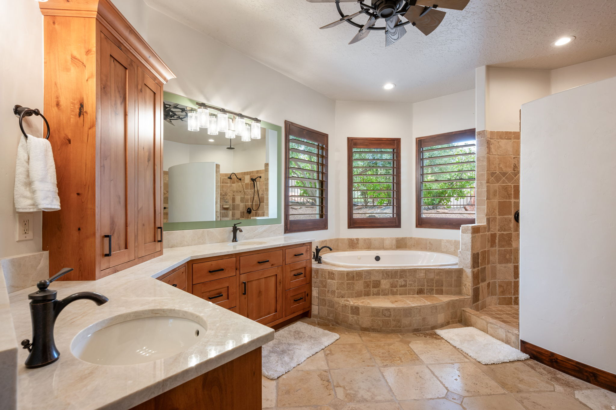 CLIFFS OF SNOW CANYON - Residential