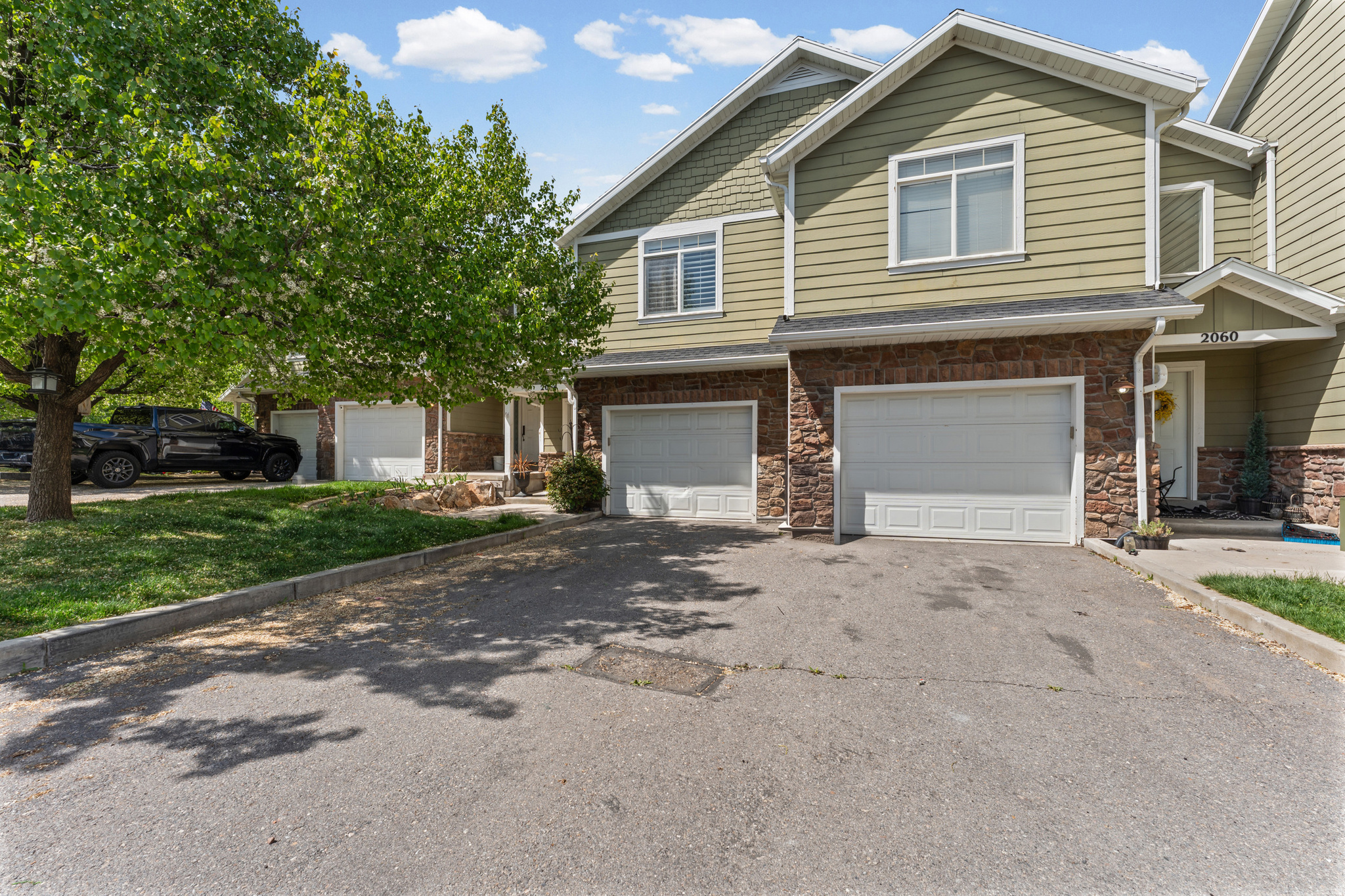ORCHARD HOLLOW - Residential