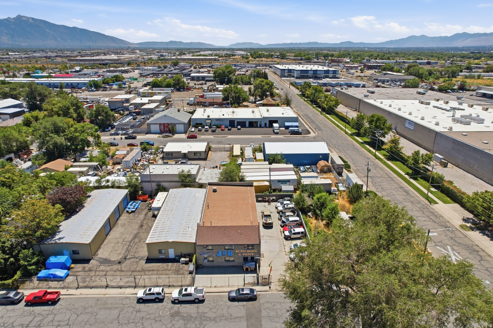 LINCOLN - Commercial Sale