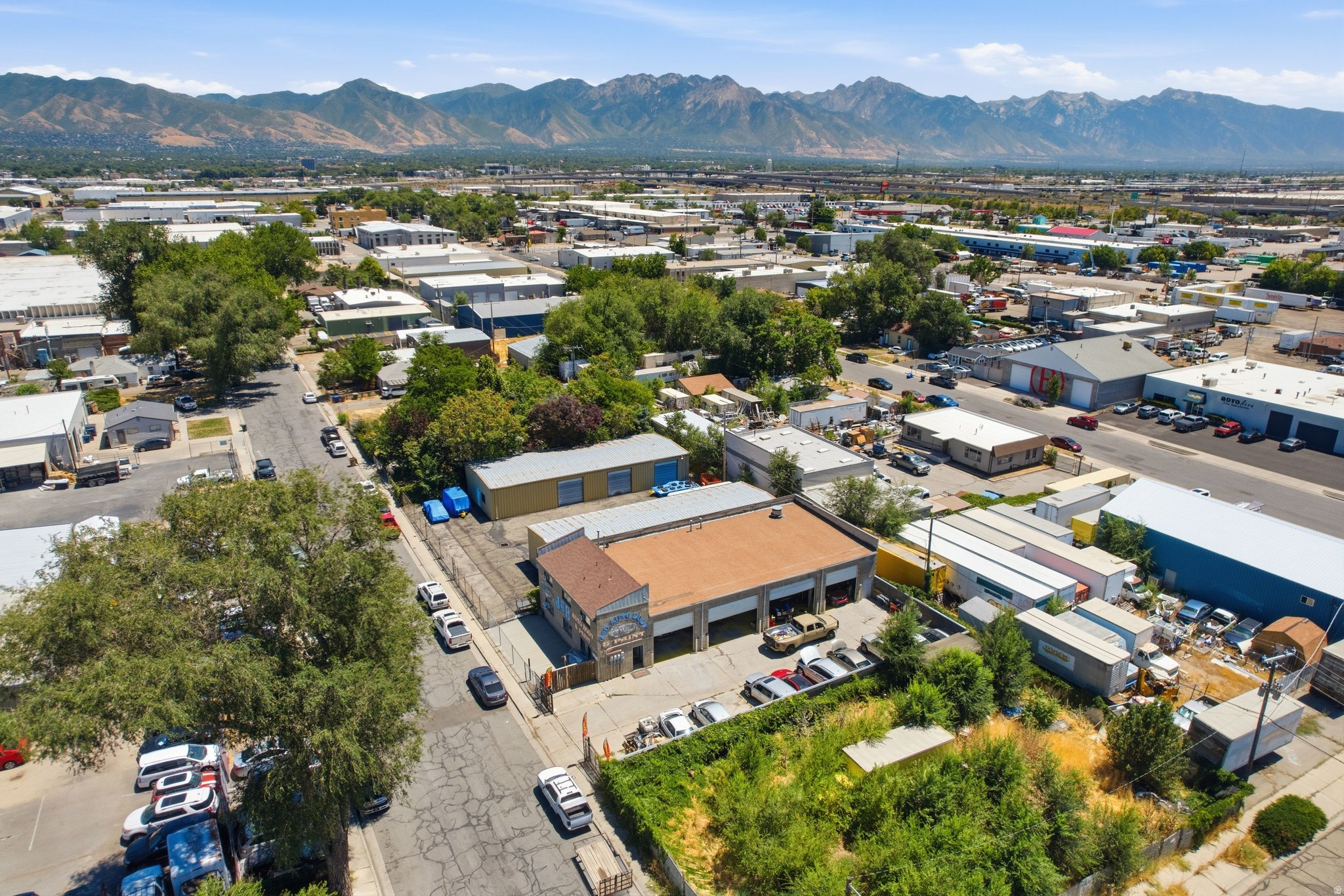 LINCOLN - Commercial Sale