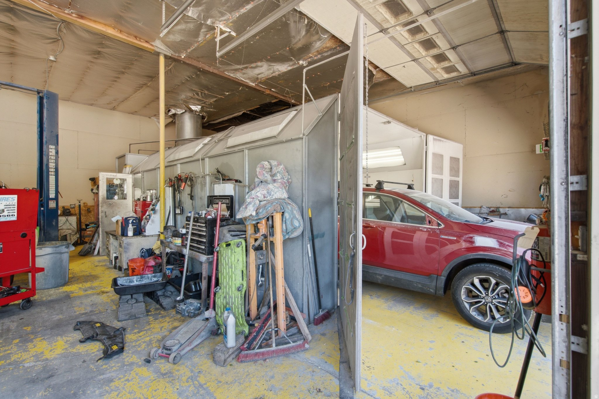 LINCOLN - Commercial Sale