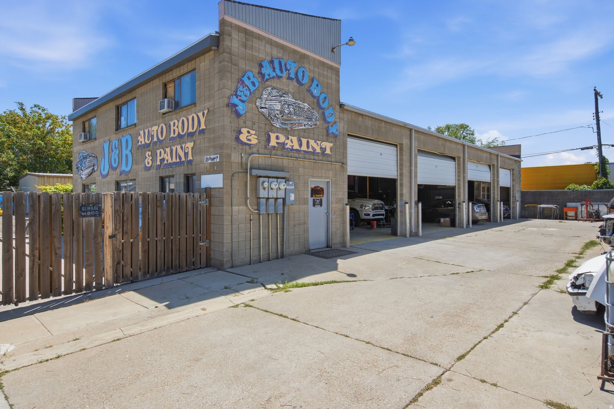LINCOLN - Commercial Sale