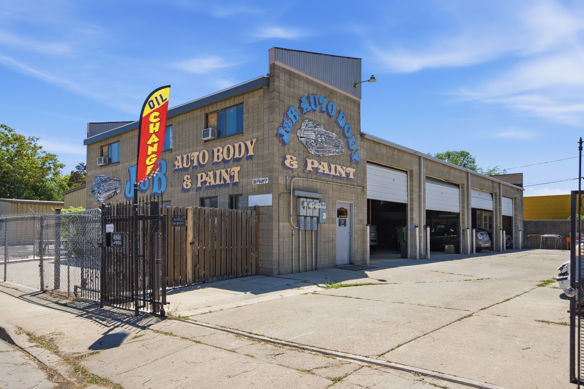 LINCOLN - Commercial Sale