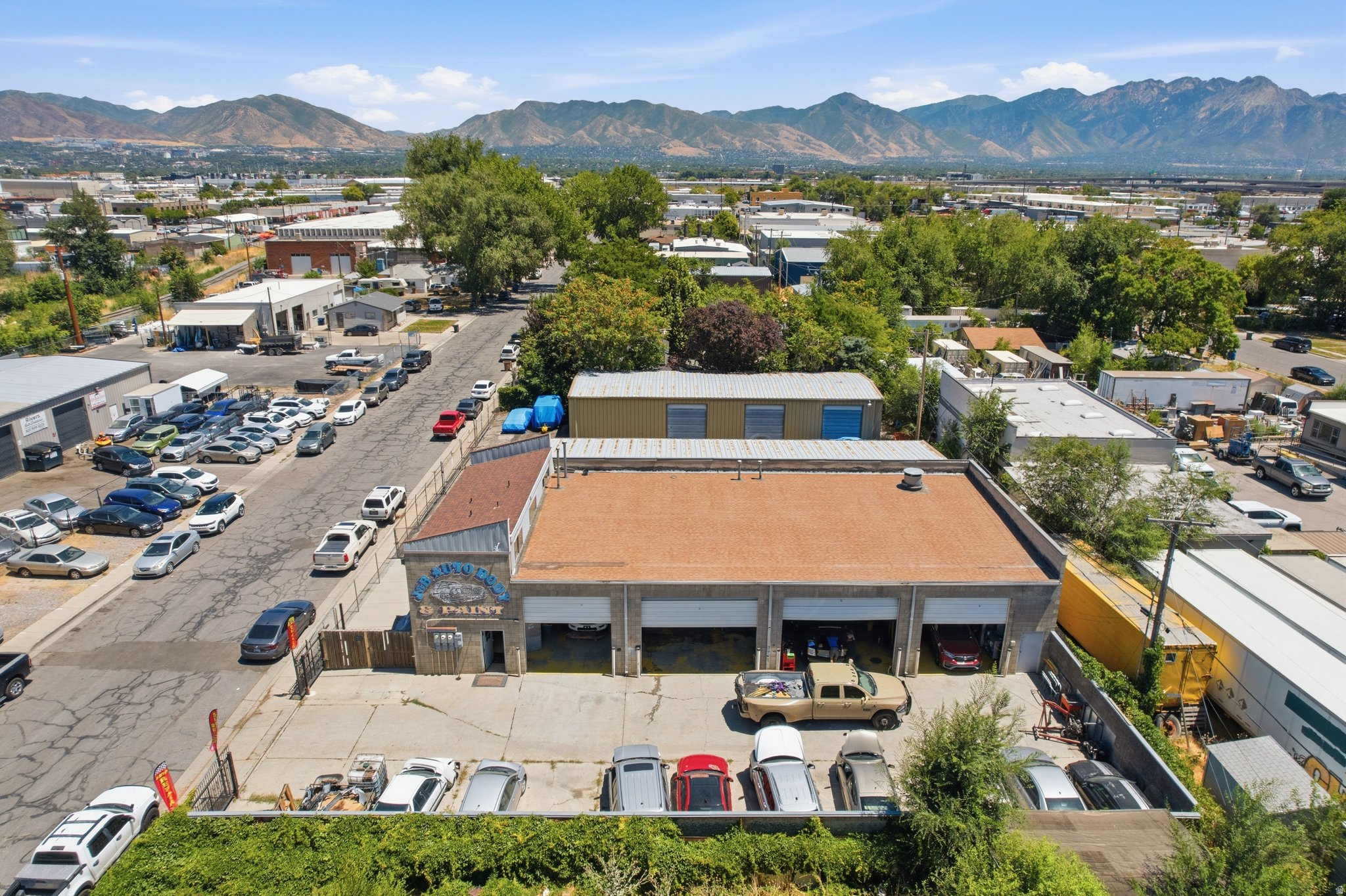 LINCOLN - Commercial Sale