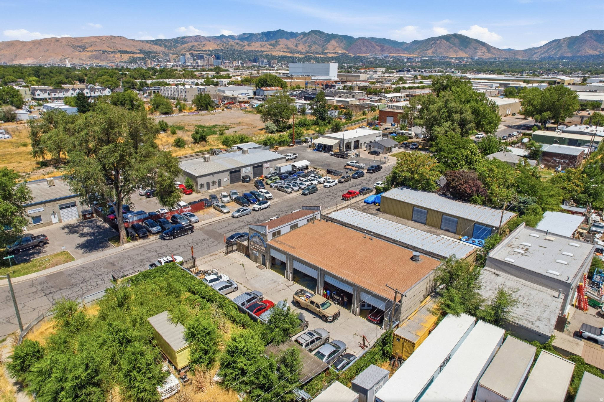 LINCOLN - Commercial Sale