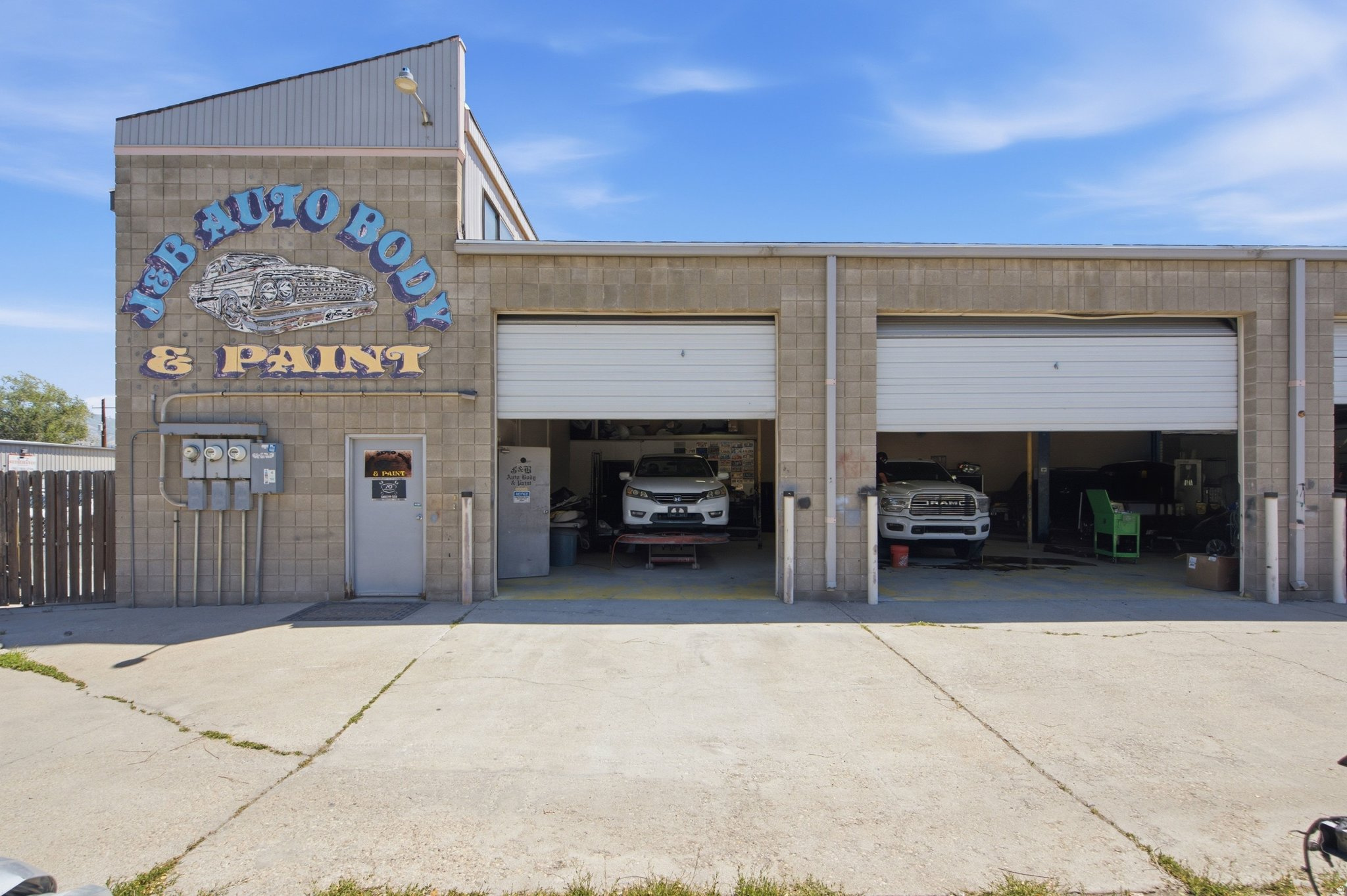 LINCOLN - Commercial Sale