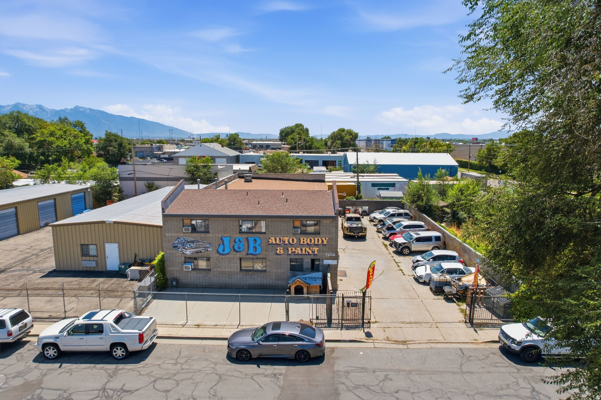 LINCOLN - Commercial Sale