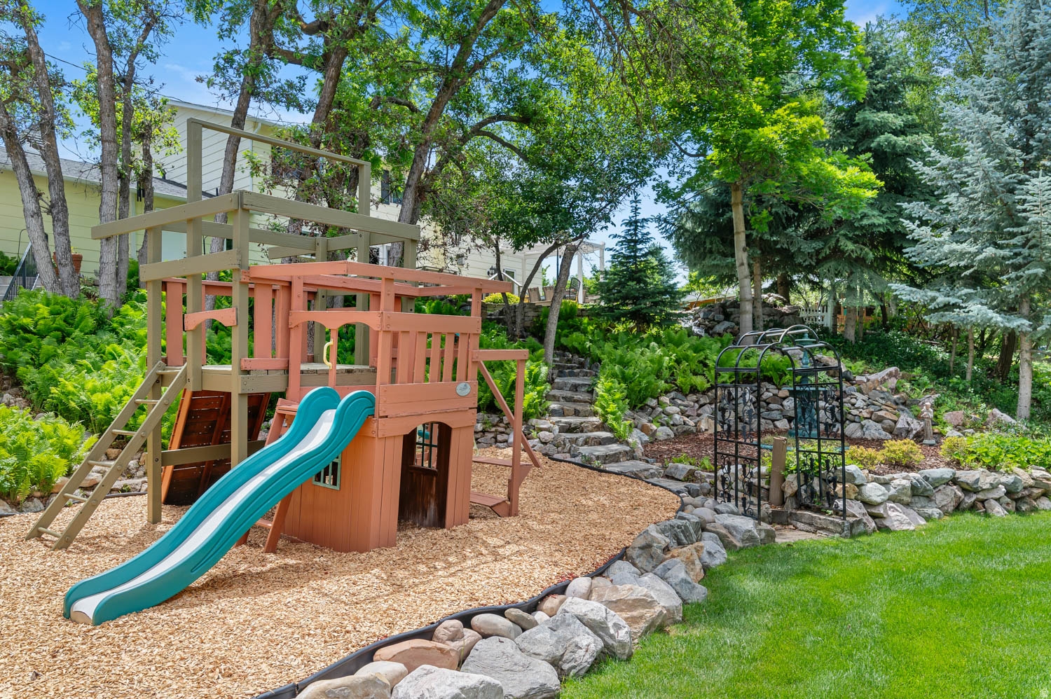 KING CLARION HILLS - Residential