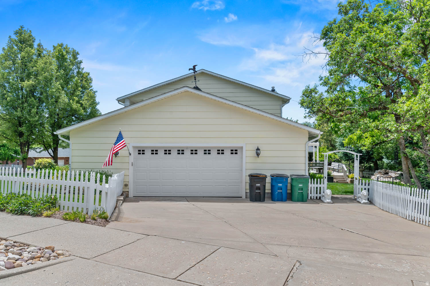 KING CLARION HILLS - Residential