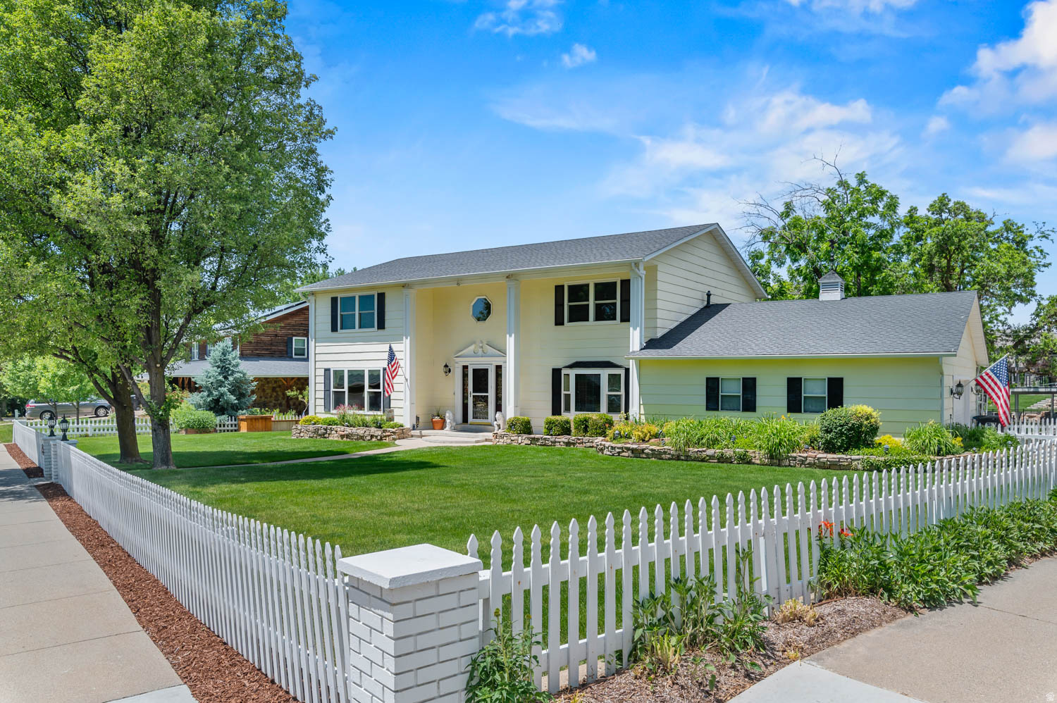 KING CLARION HILLS - Residential