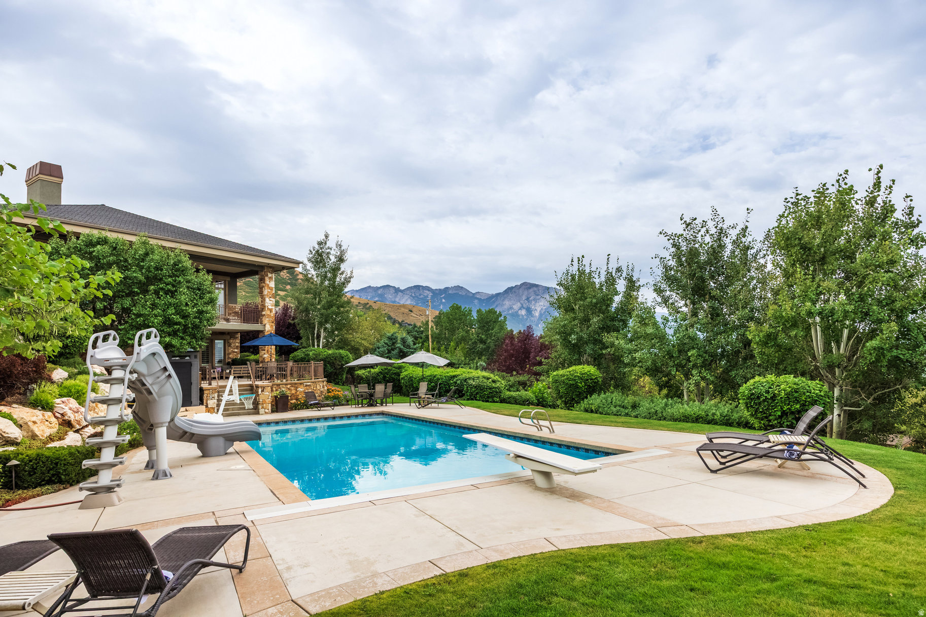 SCENIC CIRCLE - Residential