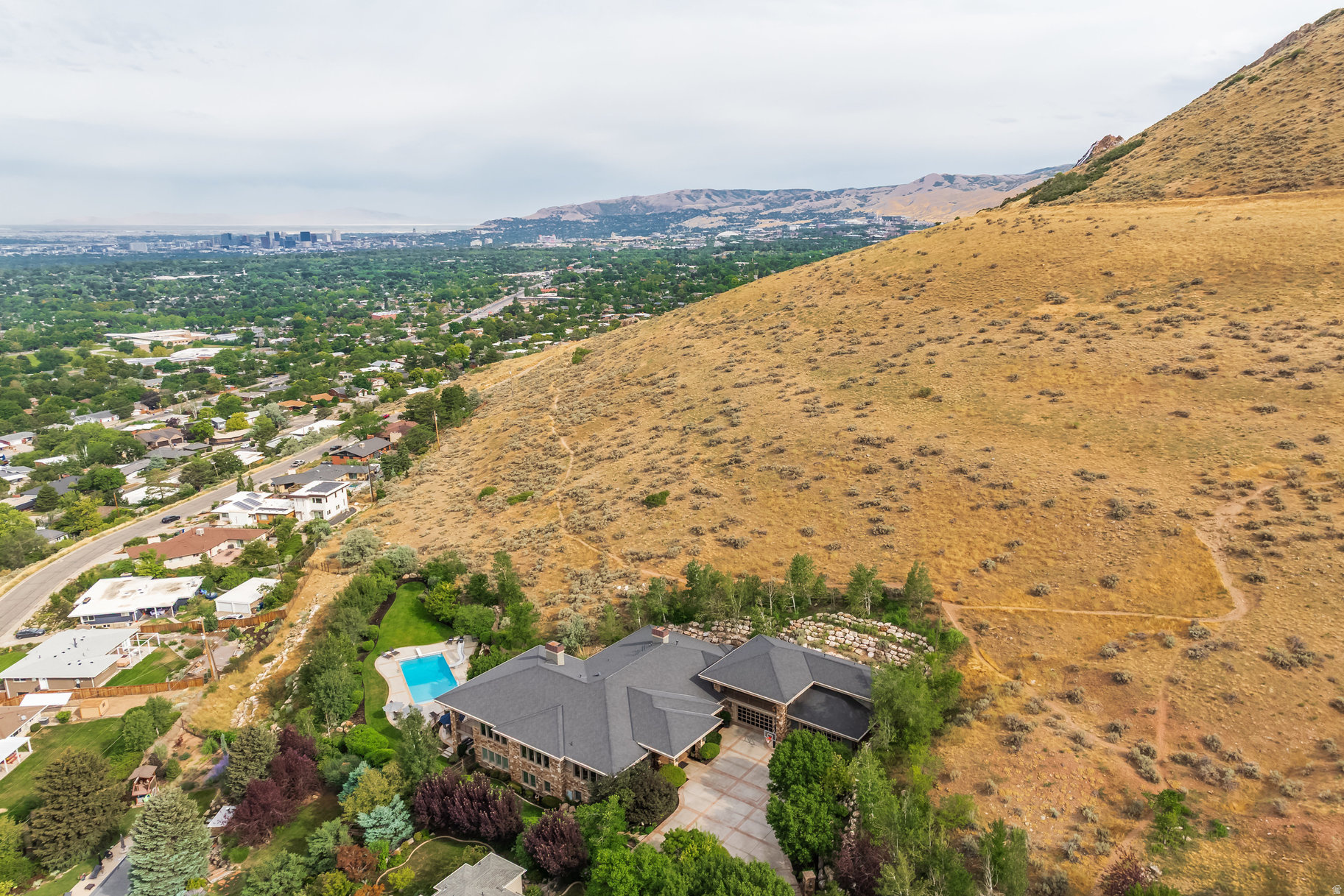 SCENIC CIRCLE - Residential