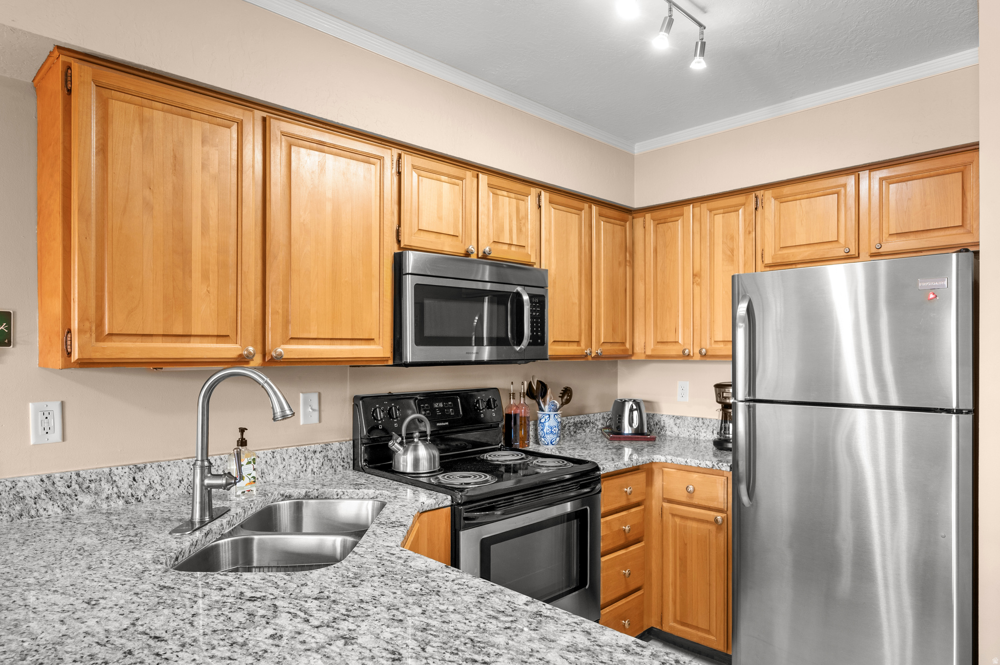 WOLF LODGE CONDOMINIUMS - Residential