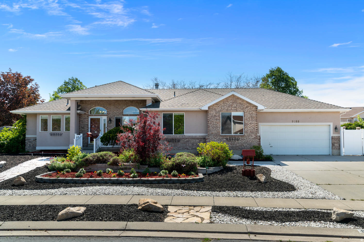 This Beautiful Home Boasts 6 Large Bedrooms and 3 Bathrooms, Perfectly Designed Large Open Concept Kitchen, with Double Ovens, that Flows Seamlessly into Expansive Comfortable Living Areas. Large Basement for Entertaining or Relaxing. A Huge Back Yard with Covered Deck to Design to Your Liking. SELLER TO PROVIDE A 5 DAY 4 NIGHT CRUISE TO BUYER UPON SUCCESSFUL CLOSING.