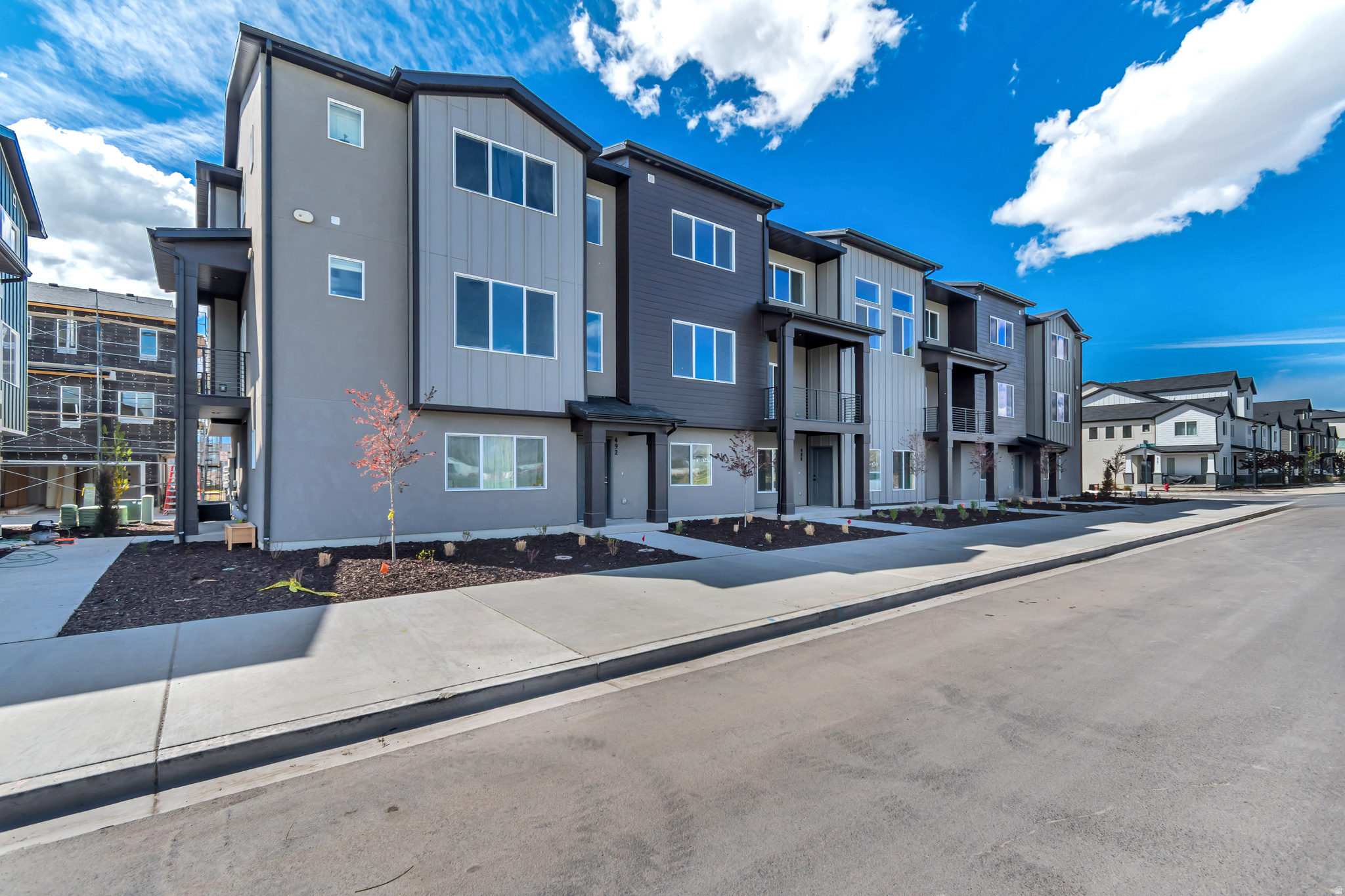 MEADOWBROOK - Residential