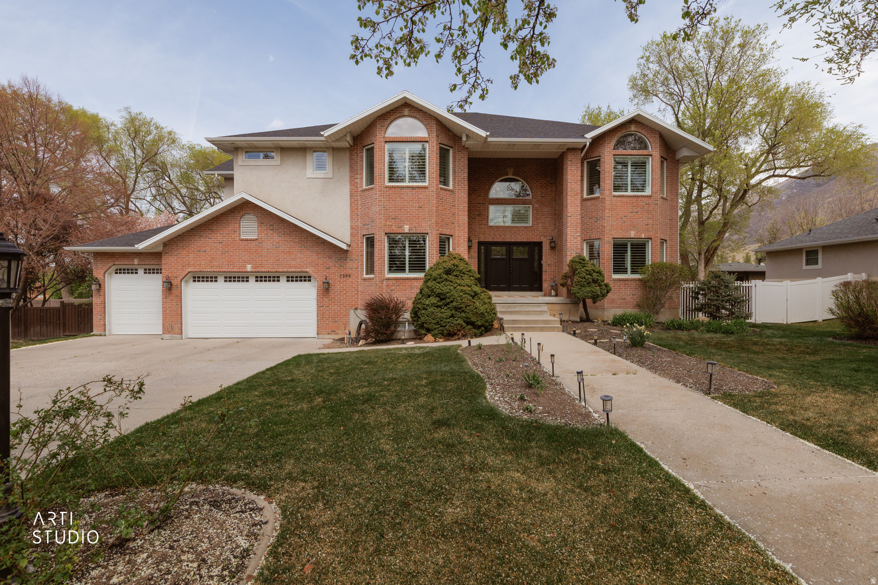 BEAR HOLLOW ESTATES - Residential