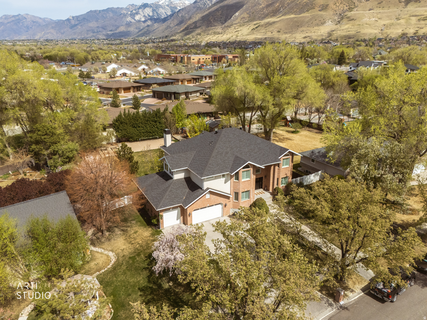 BEAR HOLLOW ESTATES - Residential
