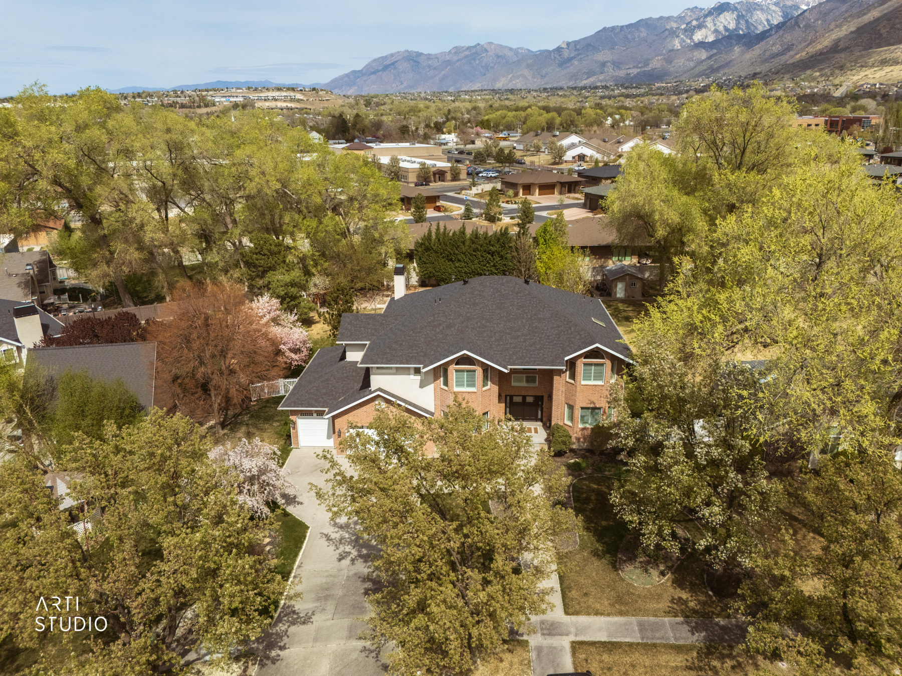 BEAR HOLLOW ESTATES - Residential