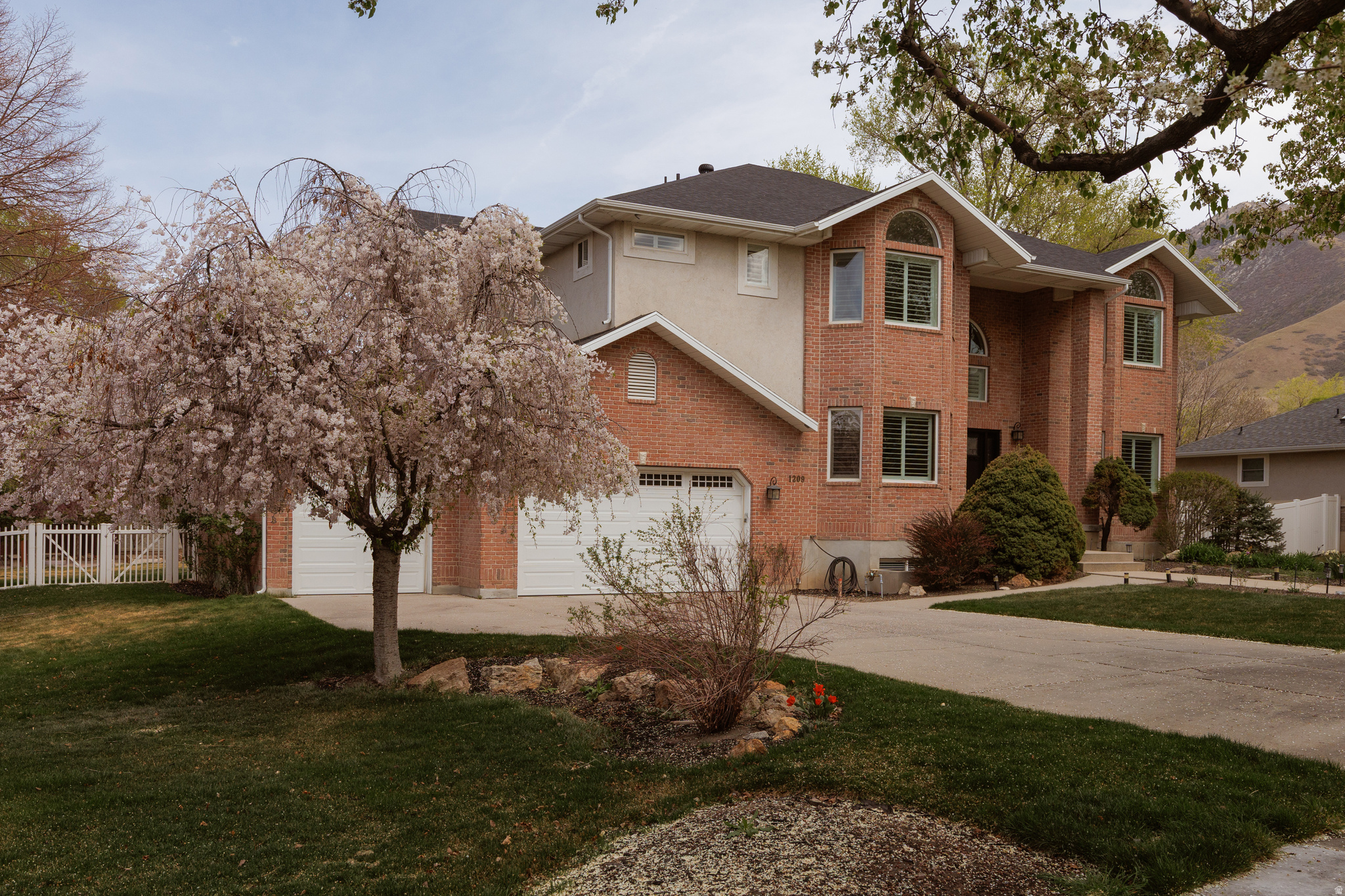 BEAR HOLLOW ESTATES - Residential