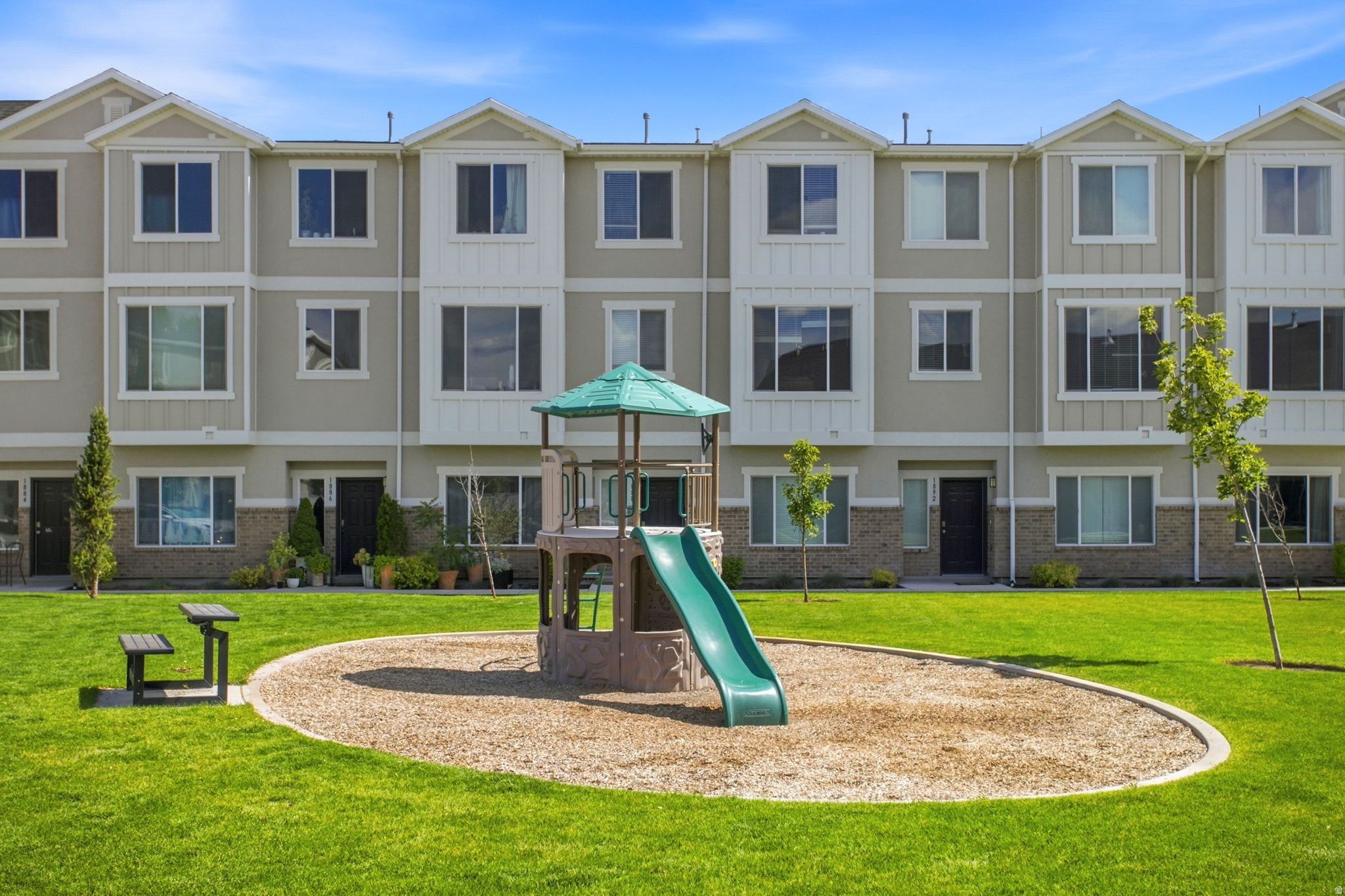 LAKEVIEW - Residential
