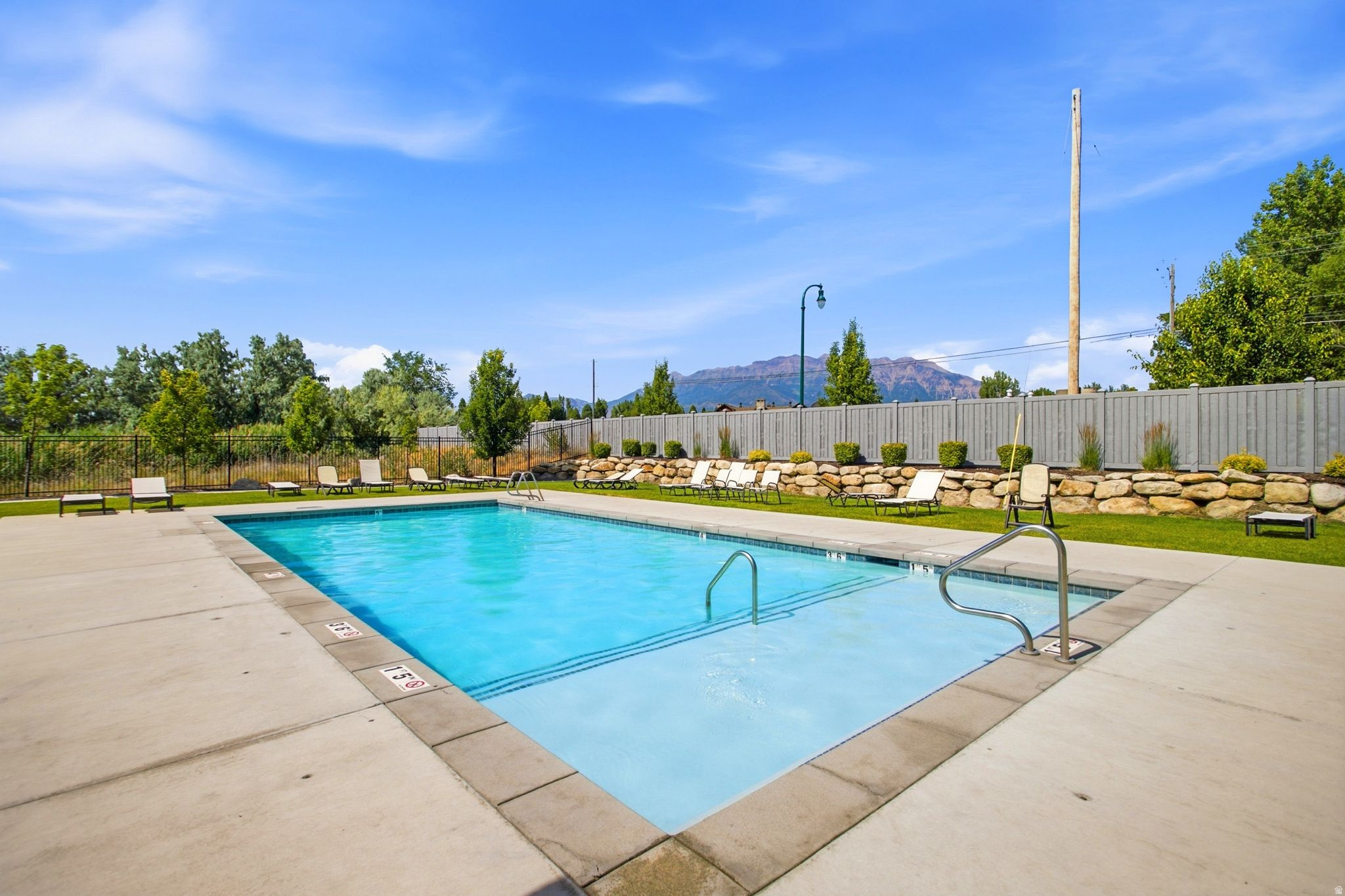 LAKEVIEW - Residential