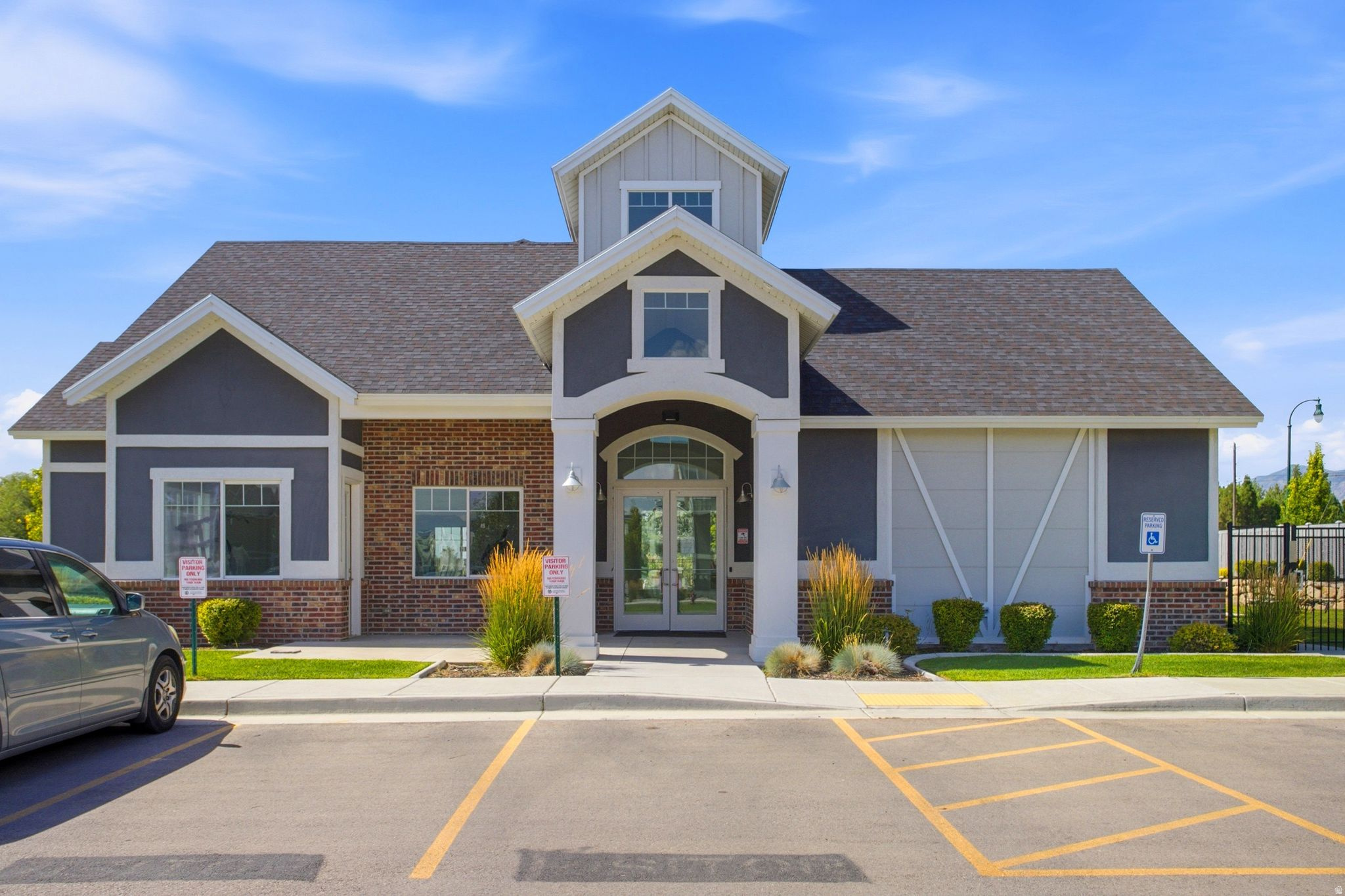 LAKEVIEW - Residential