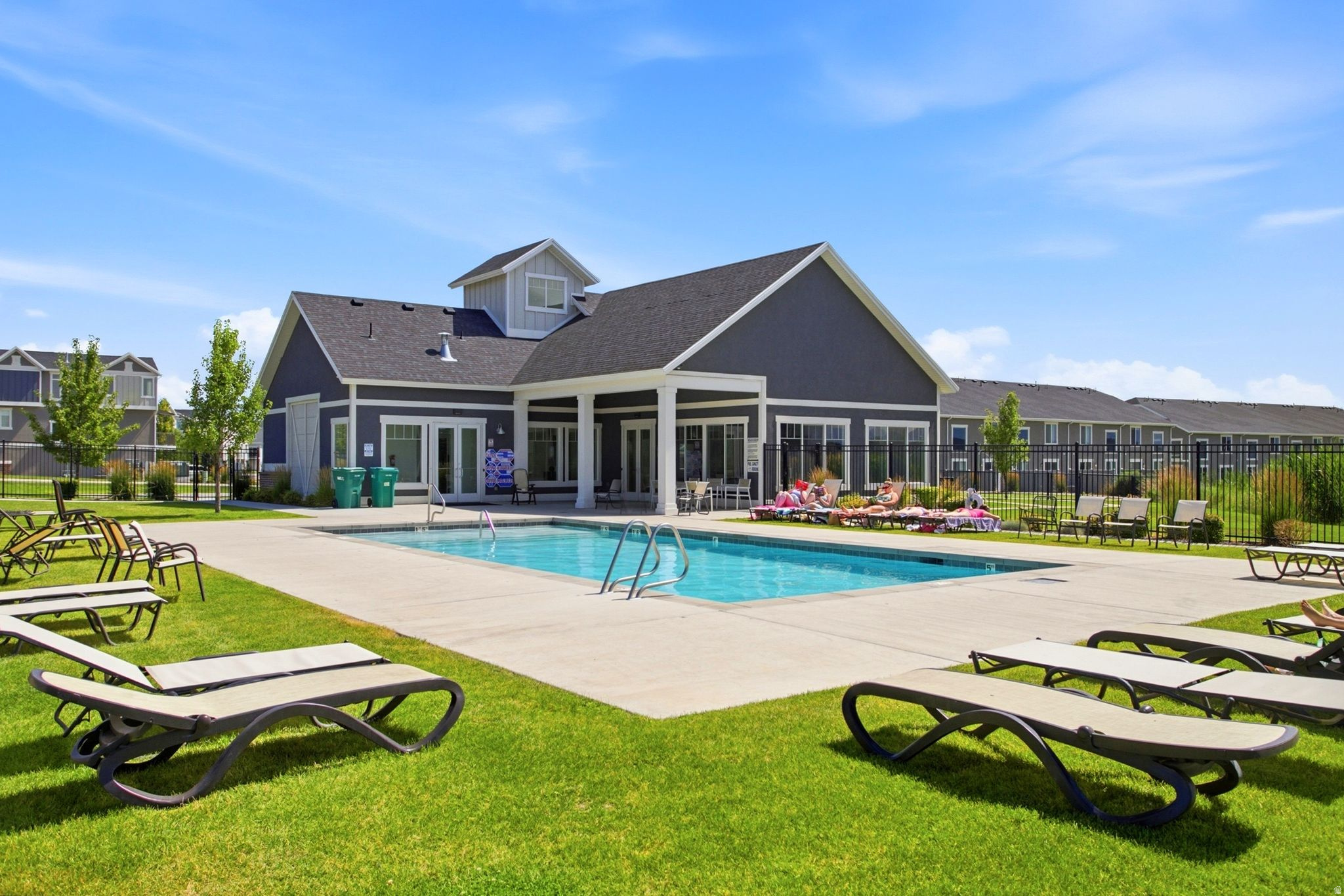 LAKEVIEW - Residential