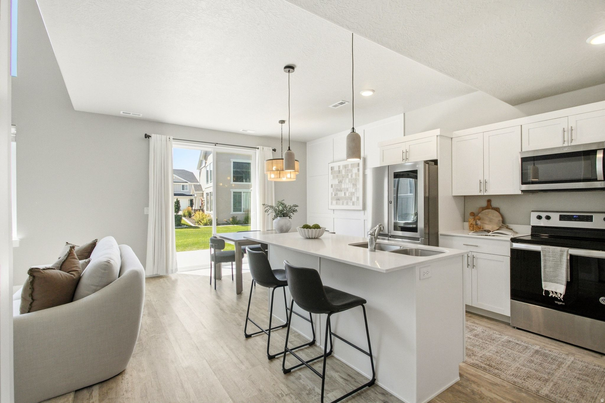 LAKEVIEW - Residential