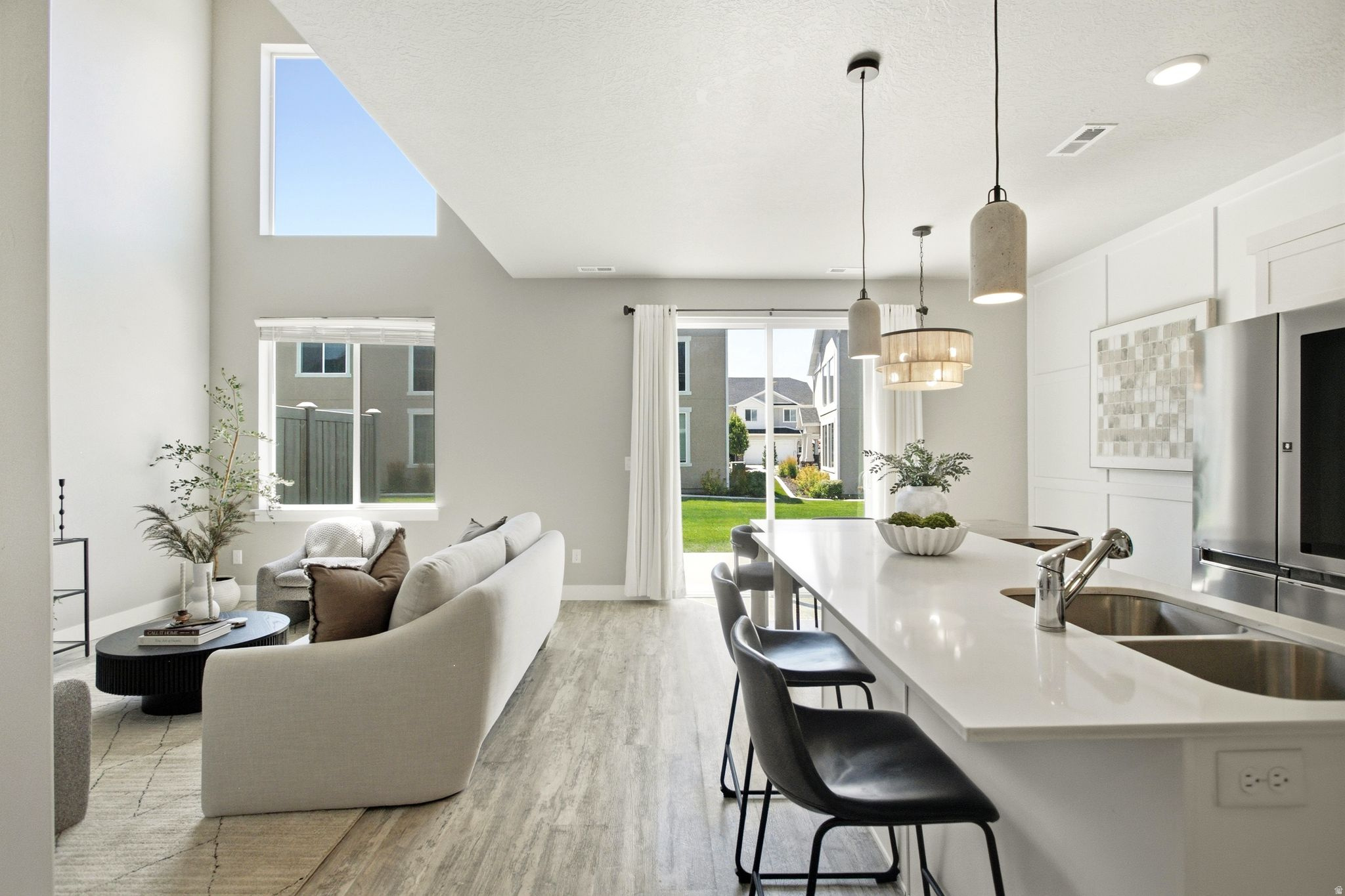 LAKEVIEW - Residential
