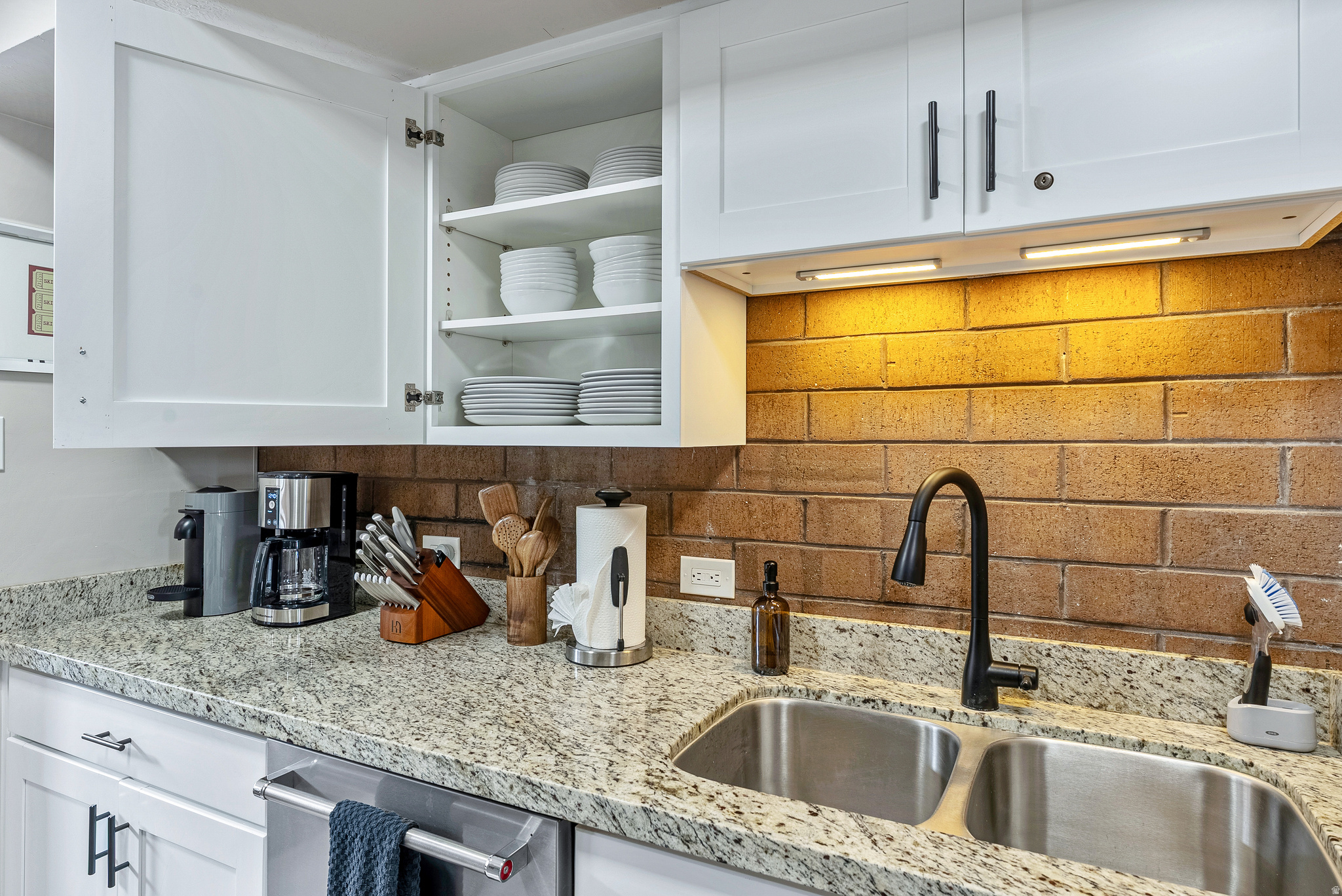 PARK AVENUE CONDOMINIUMS - Residential