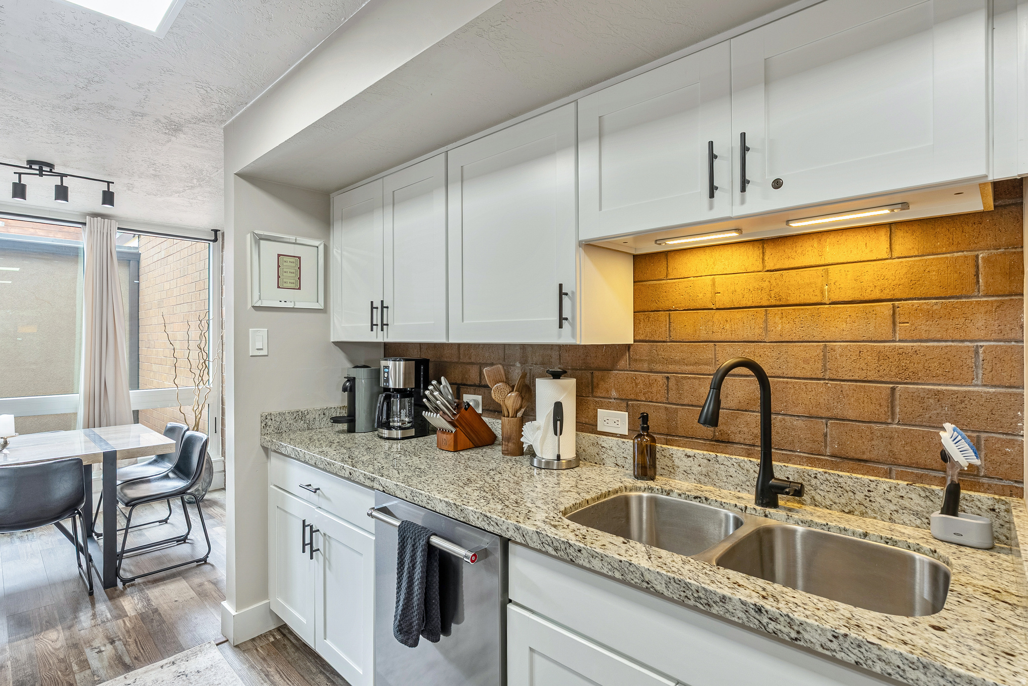 PARK AVENUE CONDOMINIUMS - Residential