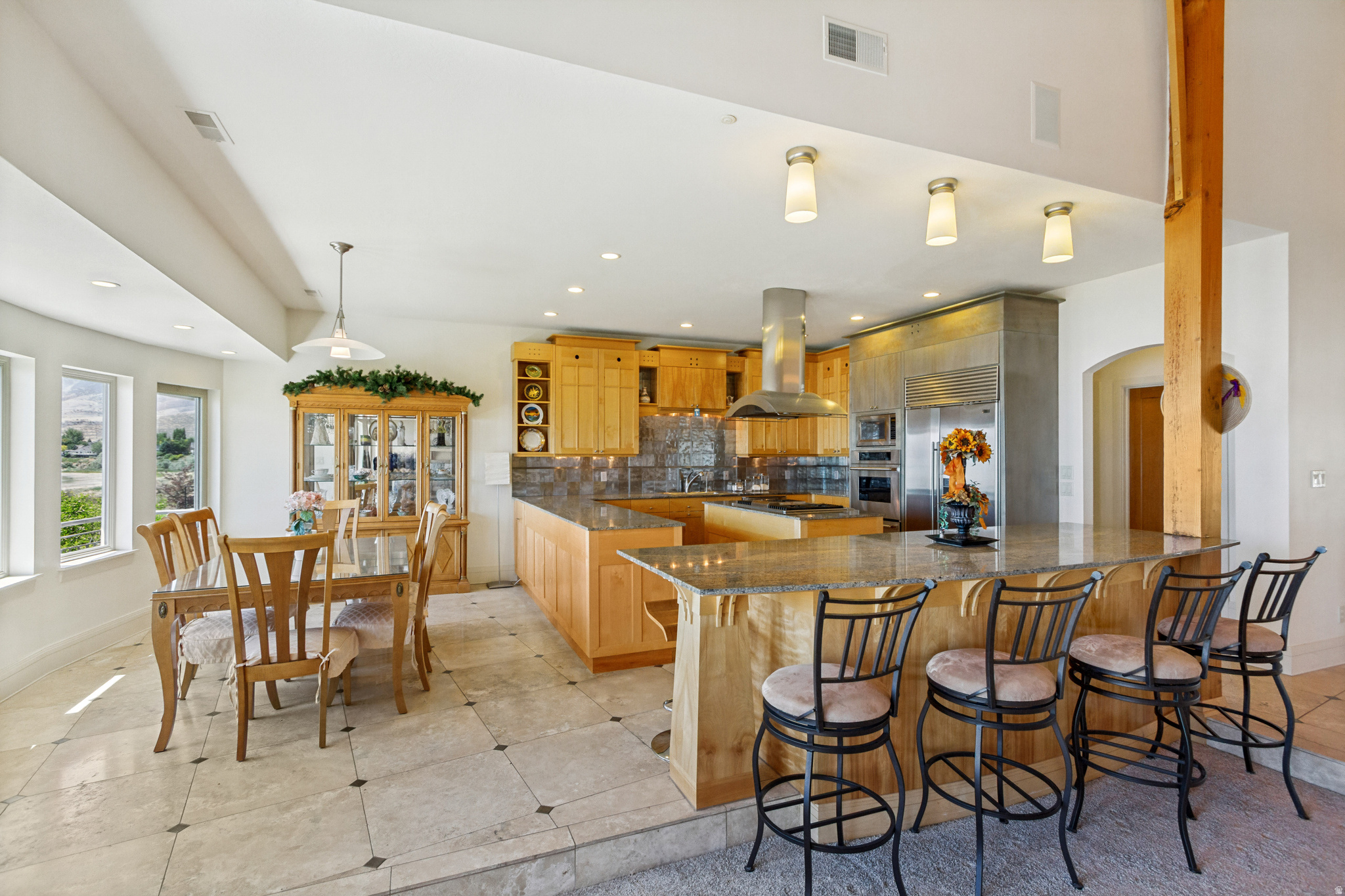 SARATOGA SPRINGS - Residential