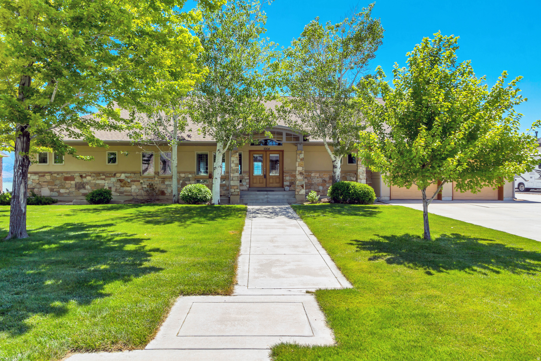 SARATOGA SPRINGS - Residential