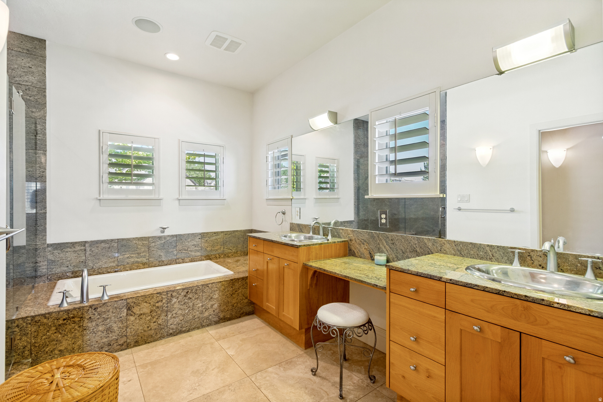SARATOGA SPRINGS - Residential
