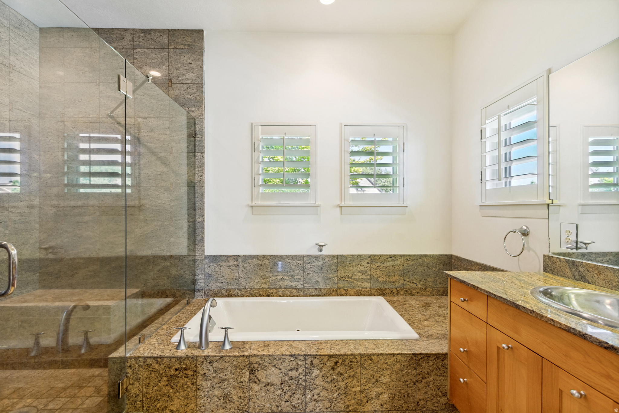 SARATOGA SPRINGS - Residential